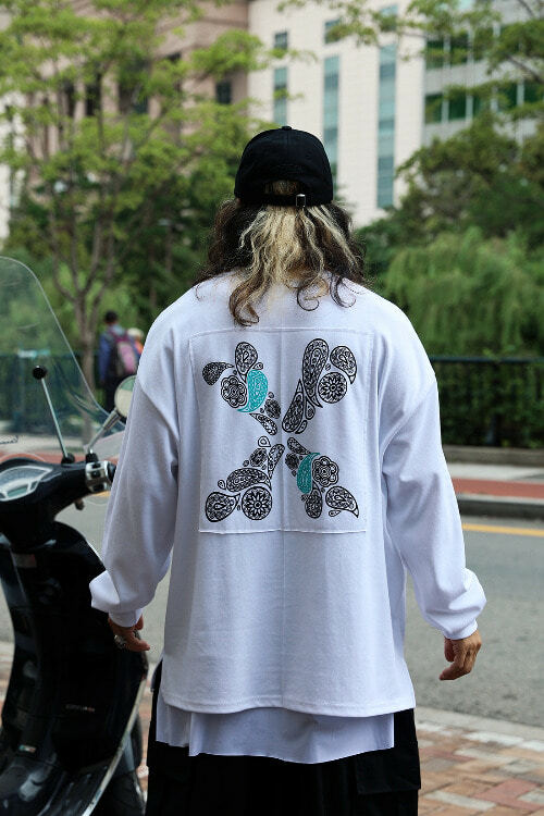 後側佩斯利補丁寬鬆長袖T恤