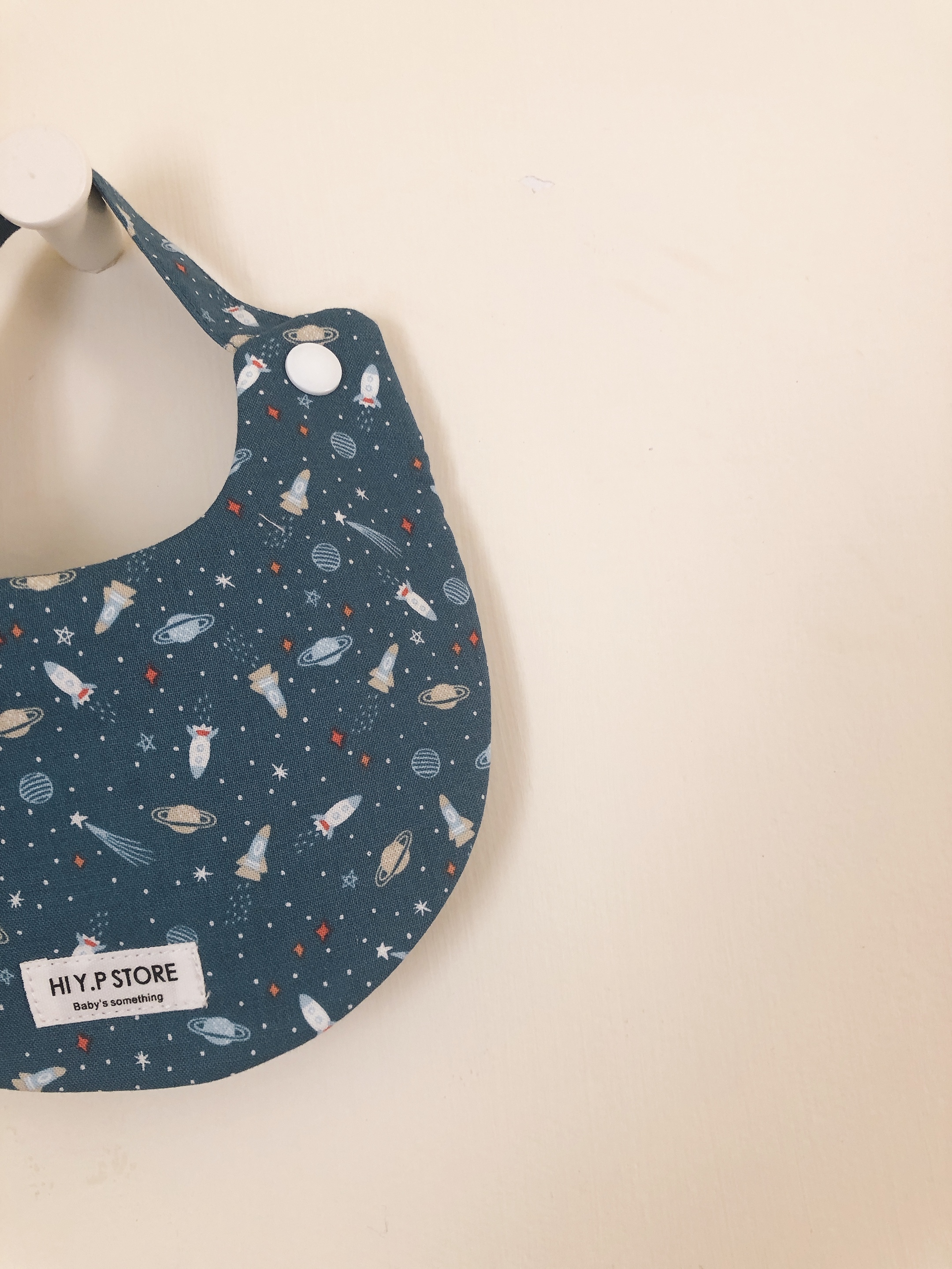 Hi Y.P store-手作圍兜-星空火箭