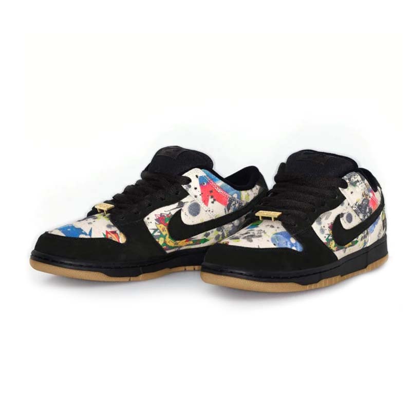 Supreme x Nike SB Dunk Low 聯名款黑塗鴉