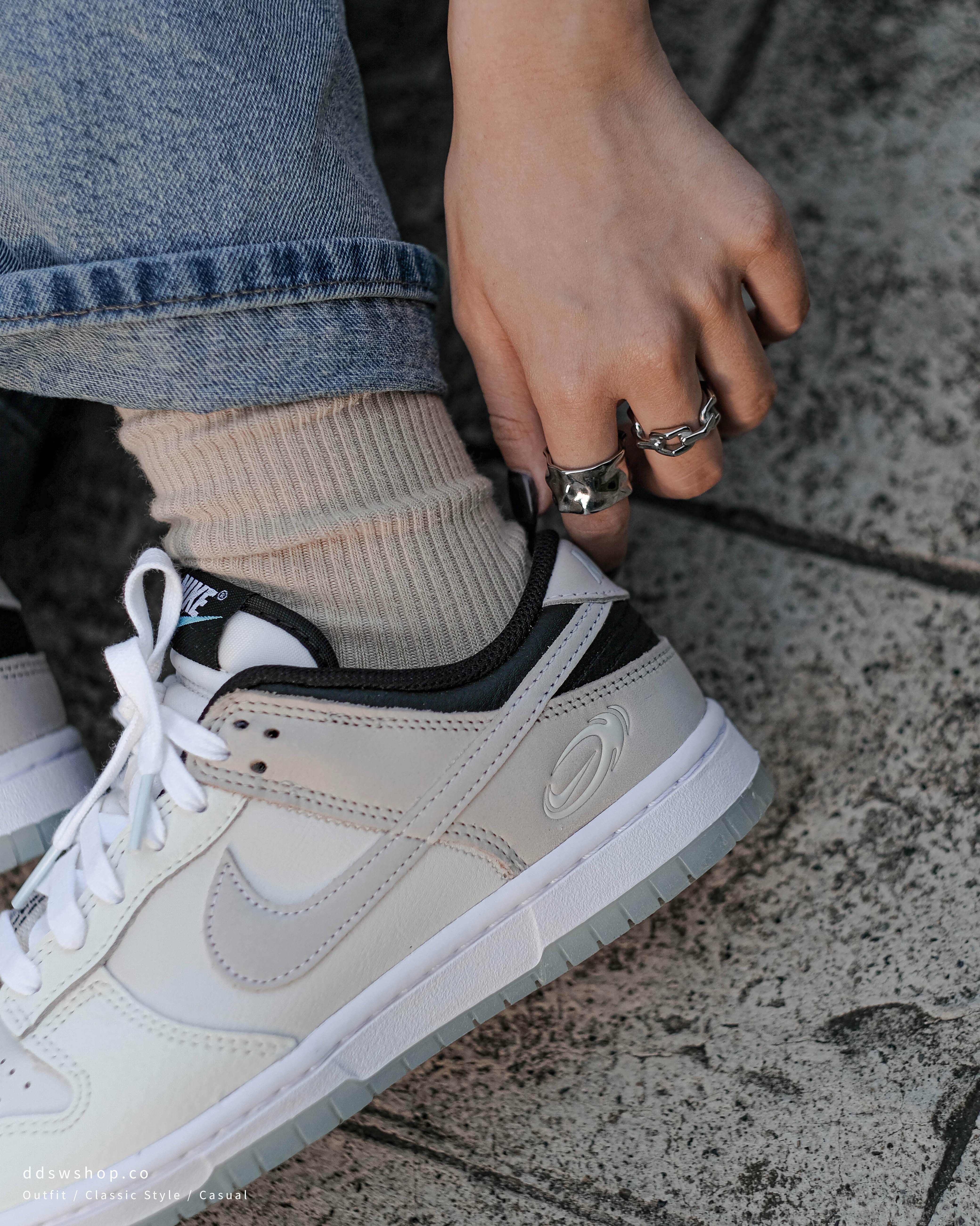 W Nike Dunk Low 