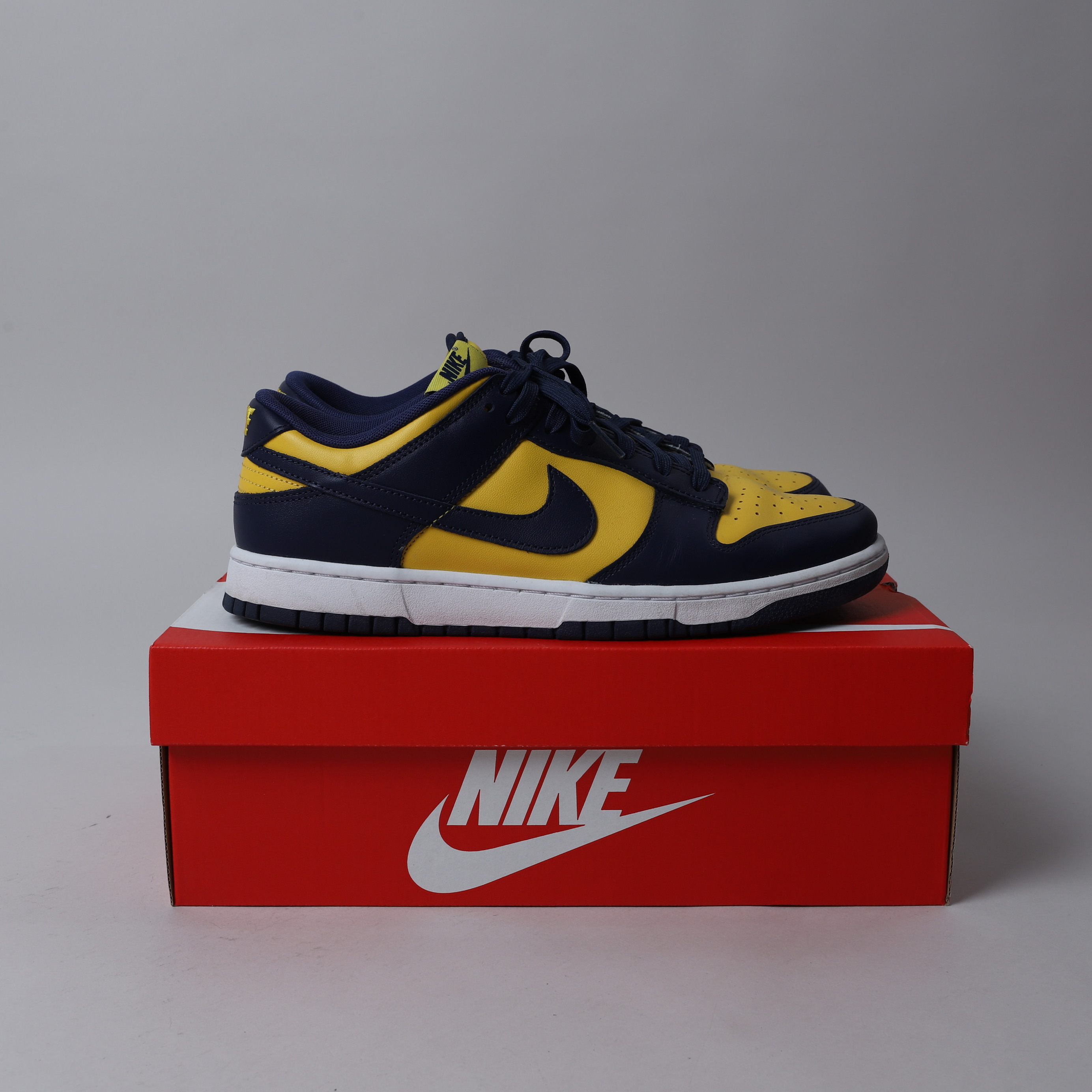 二手US10.5/28.5CM】Nike 休閒鞋DUNK LOW RETRO 經典款密西根皮革滑