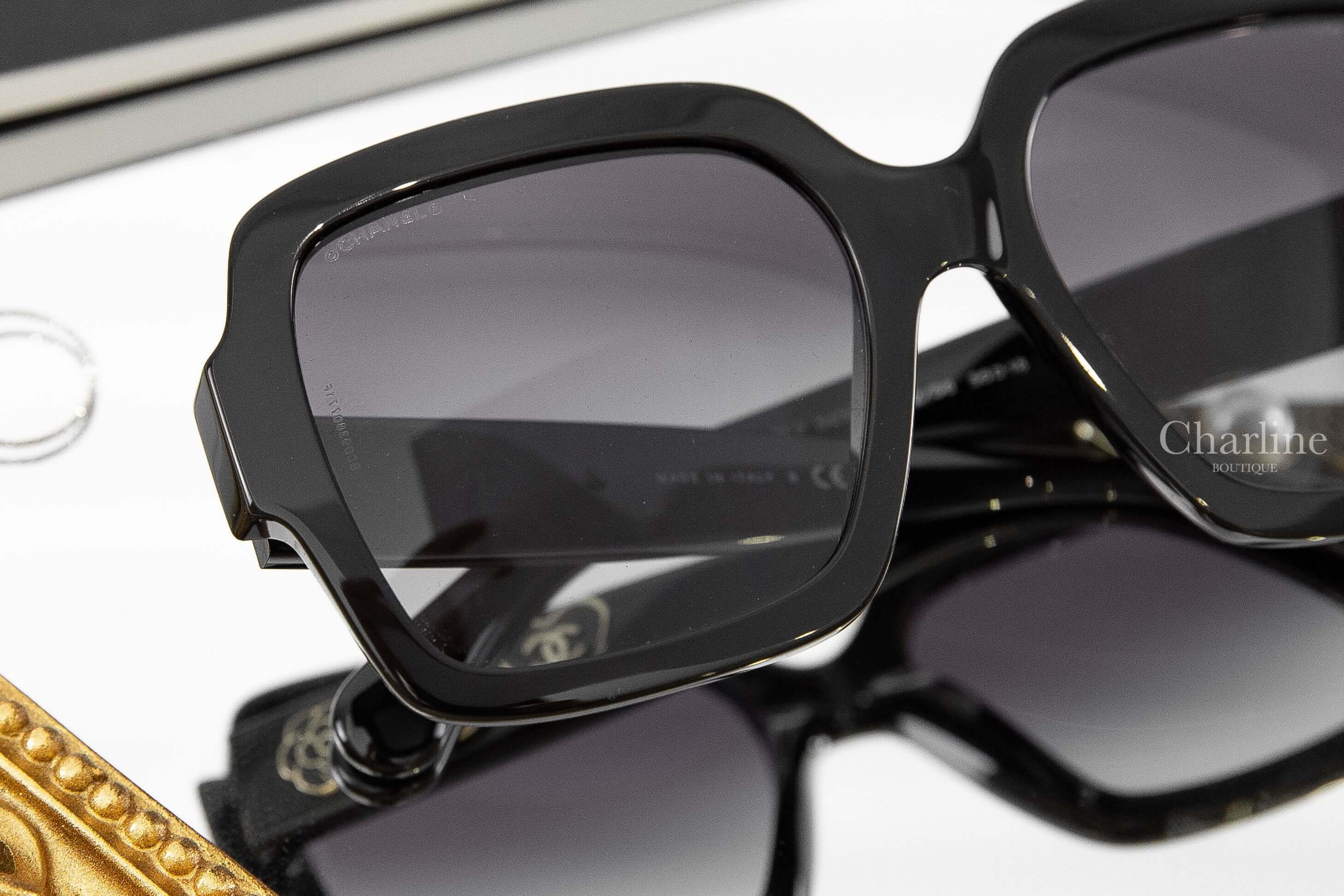 Chanel Square Sunglasses 黑色方框灰色漸變鏡片側邊山茶花白色珍珠愛心CC太陽眼鏡