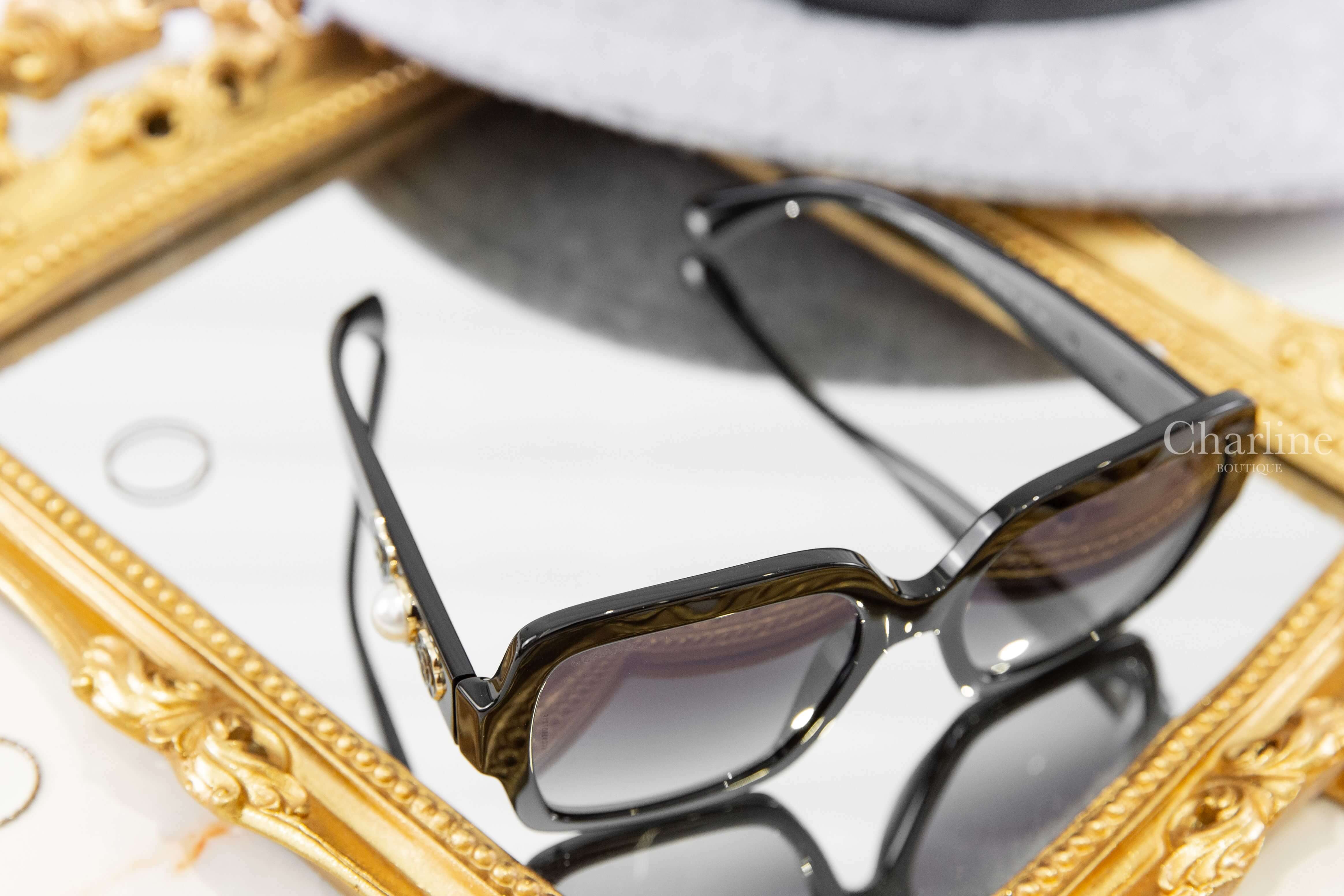 Chanel Square Sunglasses 黑色方框灰色漸變鏡片側邊山茶花白色珍珠愛心CC太陽眼鏡-Charline Boutique 精品代購