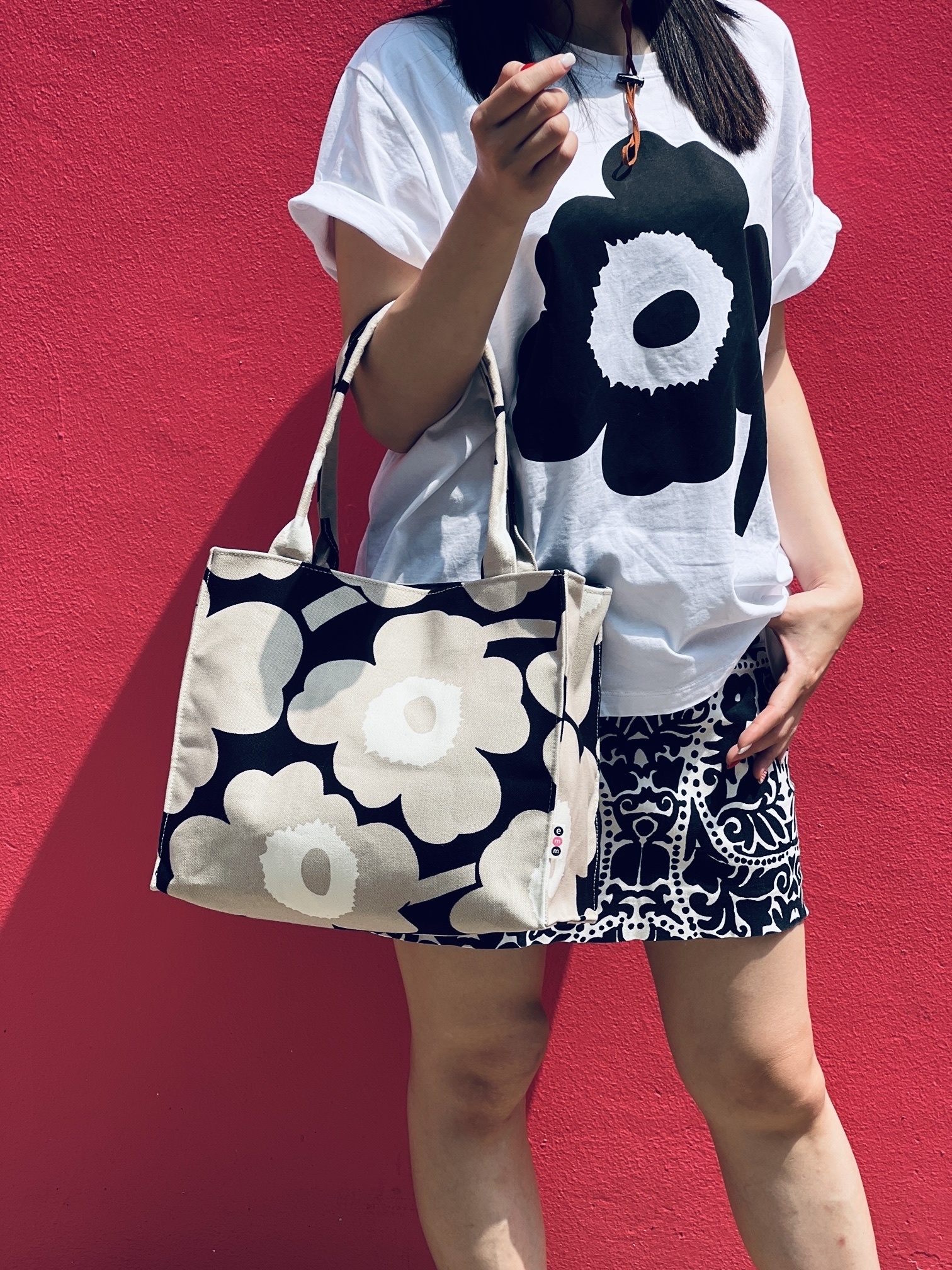 Shoulder box bag | marimekko canvas fabric | beige x black Unikko