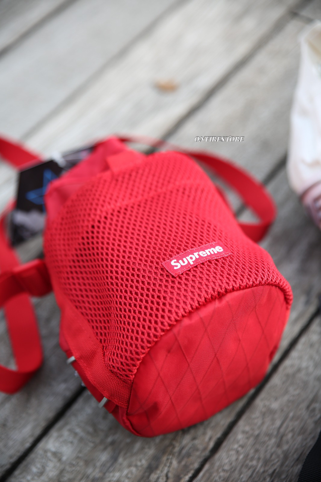 {現貨} Supreme FW23 Small Chin Pouch