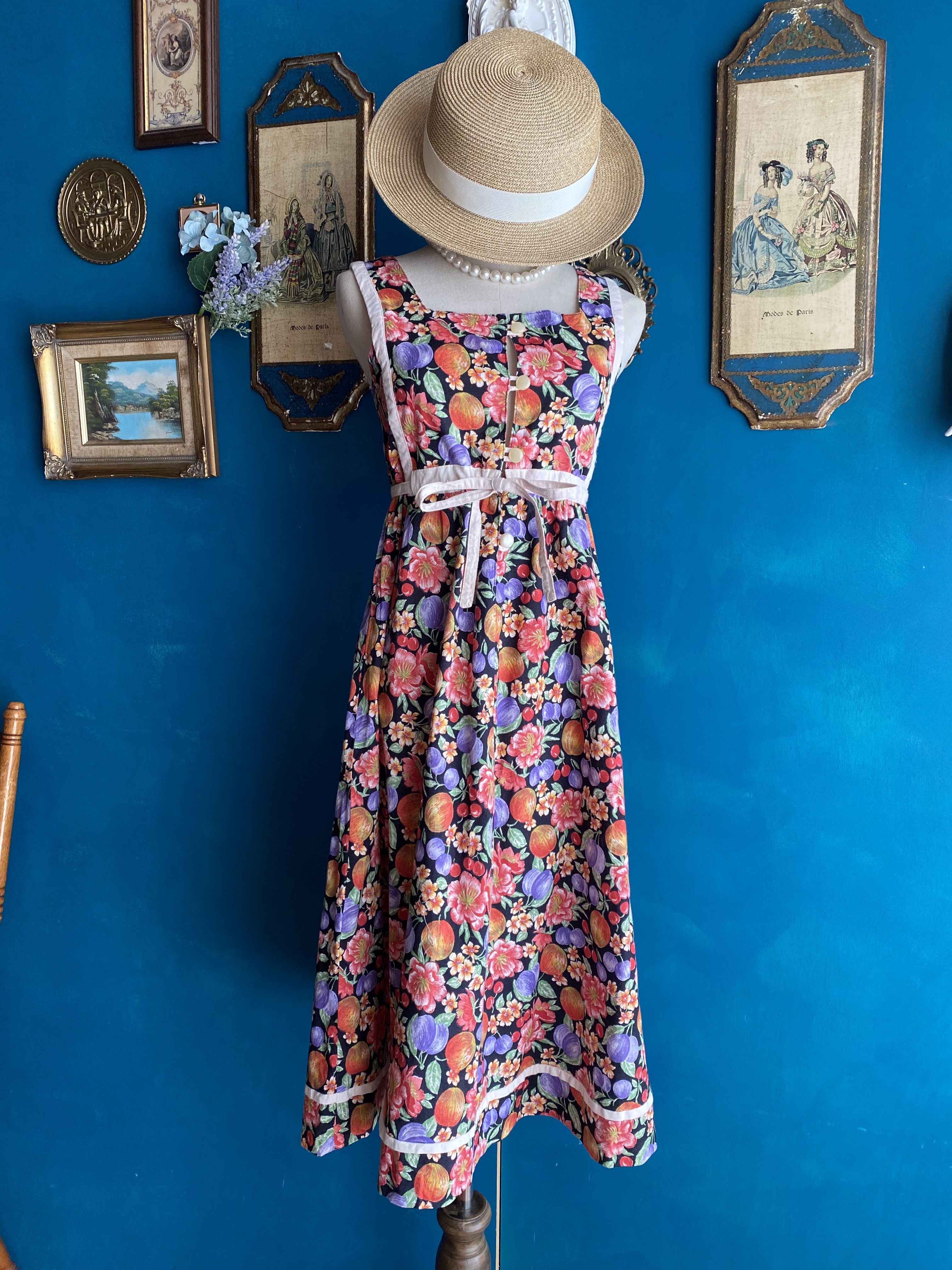 Vintage Dress / 古著瑞士製花果派對背心綁帶洋裝