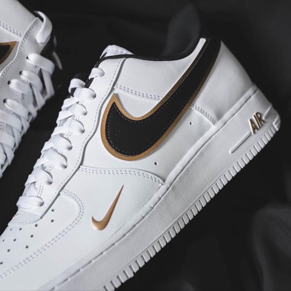 Nike Air Force 1 Low LV8 小金勾 白黑金 空軍 DA8481-100