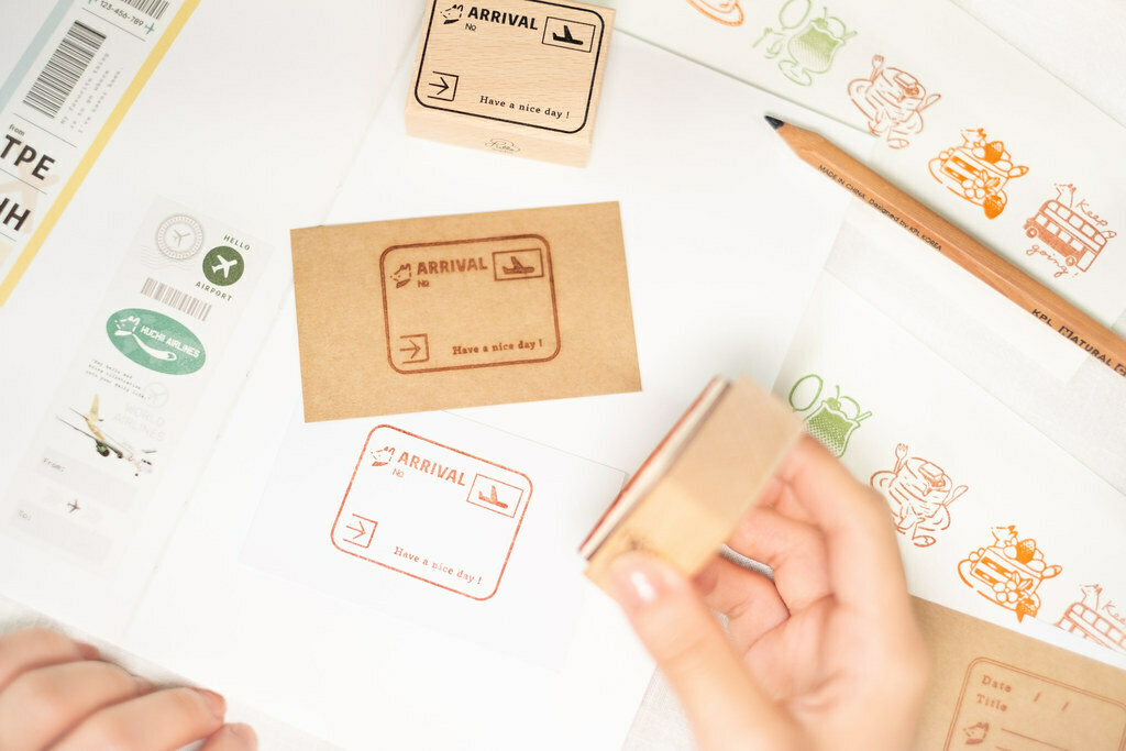 你好工作室．歡迎入境狐吉國 Welcome to Huchii Country 櫸木印章