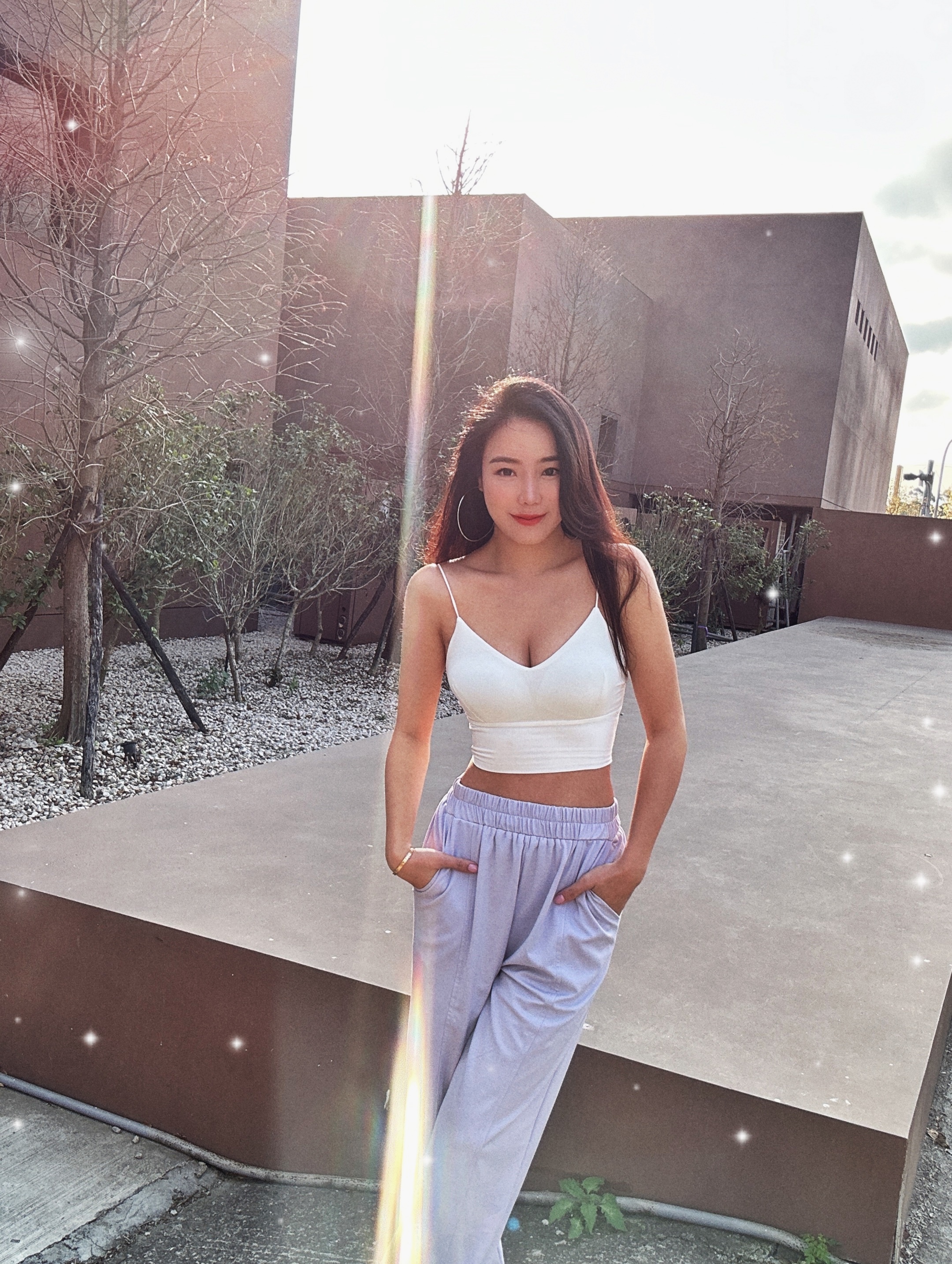 (微瑕出清) Must 不可缺少 短版胸墊細肩背心