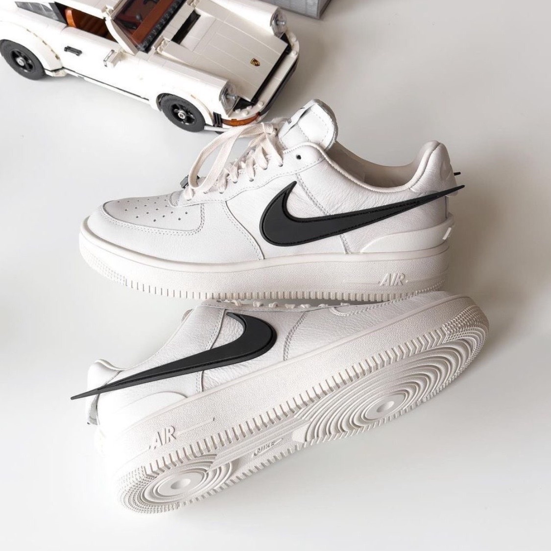 Nike Air Force 1 Low x AMBUSH 聯名 黑白灰 全皮革 大勾 DV3464-002