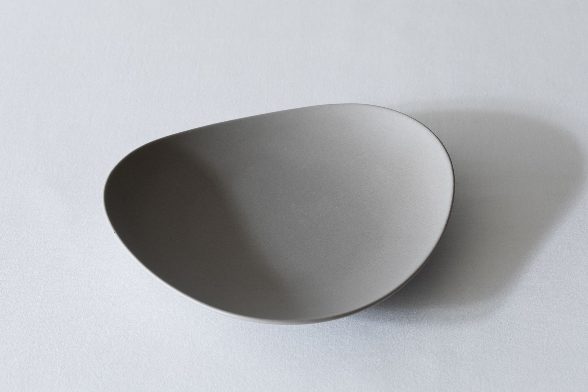 yumiko iihoshi porcelain SHIONARI 弧形多用盤 日本製