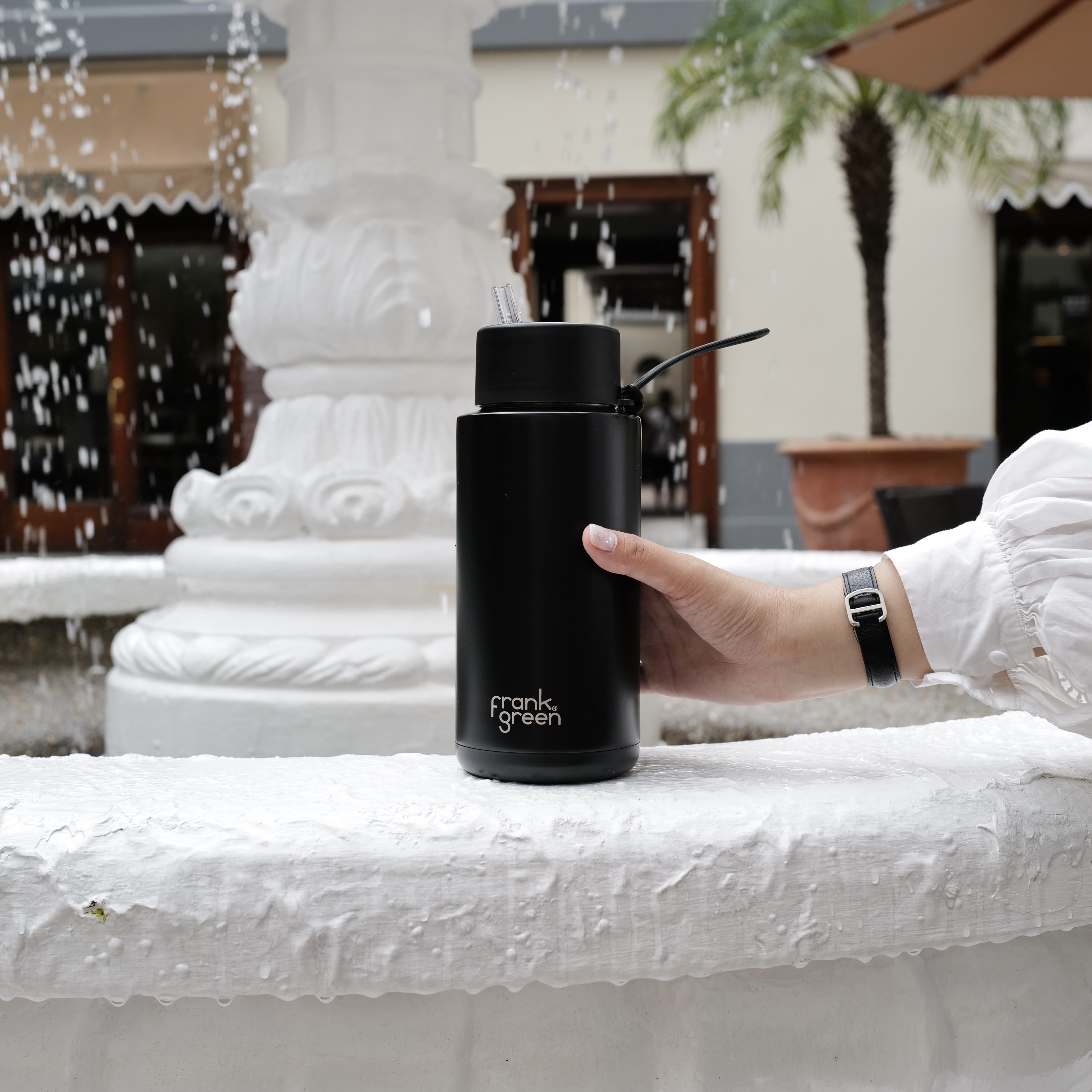 Black Ceramic Reusable Bottle - 34oz / 1,000ml | FRANK GREEN