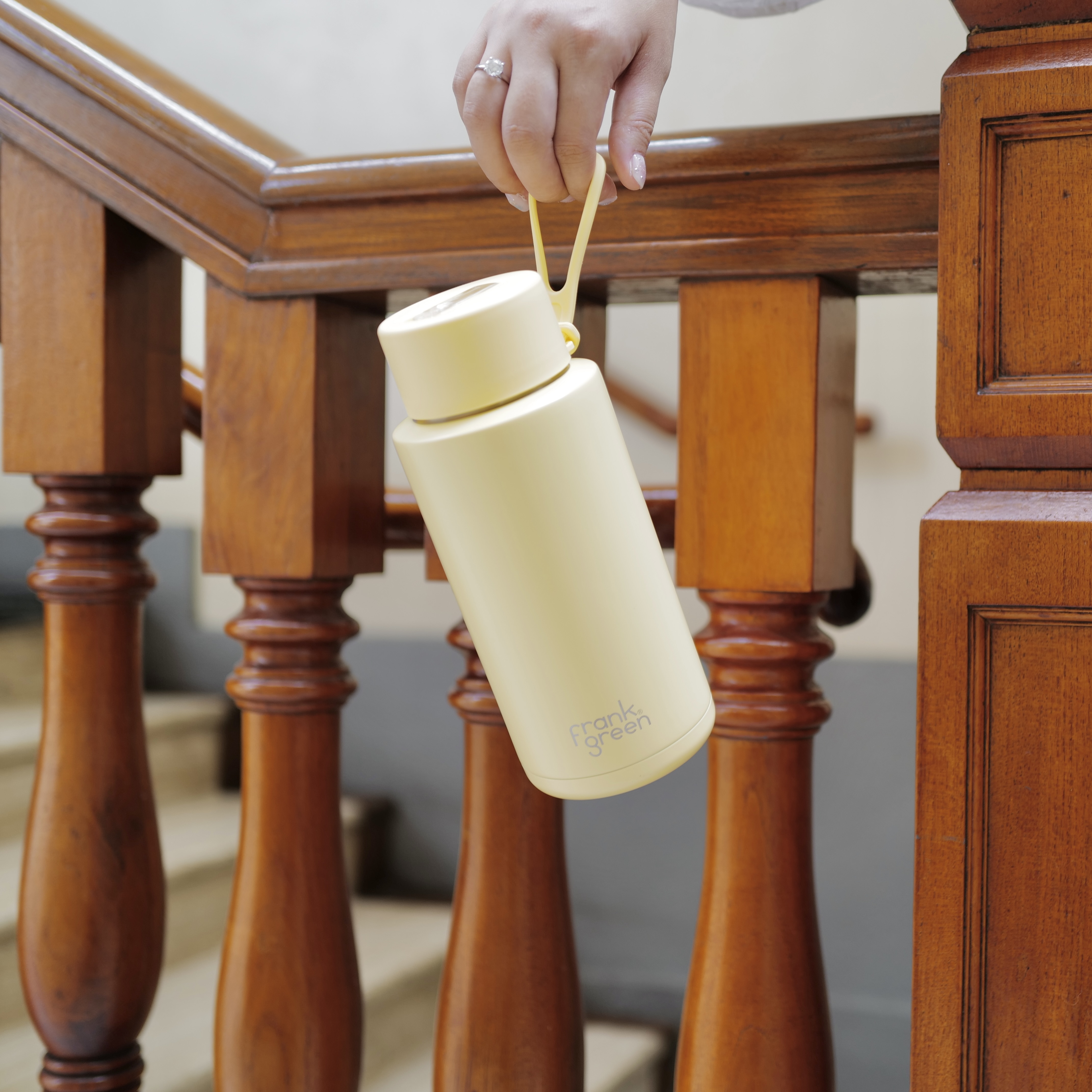 Buttermilk Ceramic Reusable Bottle - 34oz / 1,000ml | FRANK GREEN