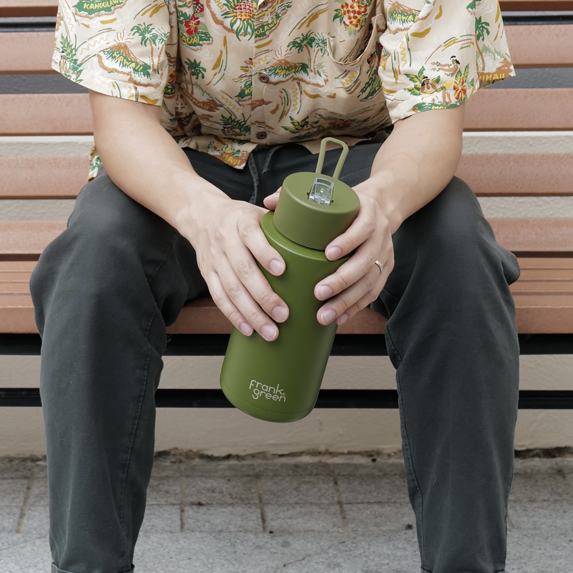 Khaki Ceramic Reusable Bottle - 34oz / 1,000ml | FRANK GREEN