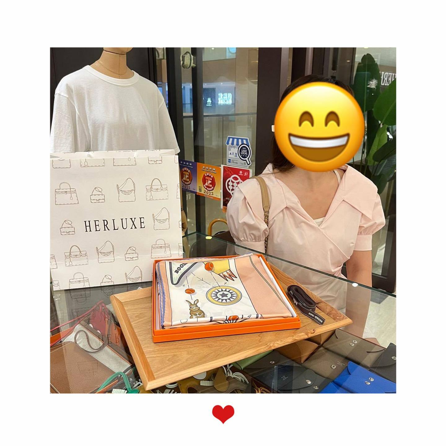 爽快靚靚睇直播被價格吸引🤩 果斷落單scarf🎉 靚靚一直有關注HERLUXE新資訊同直播🎥 表示會繼續支持我哋❤️多謝你嘅關注🫶