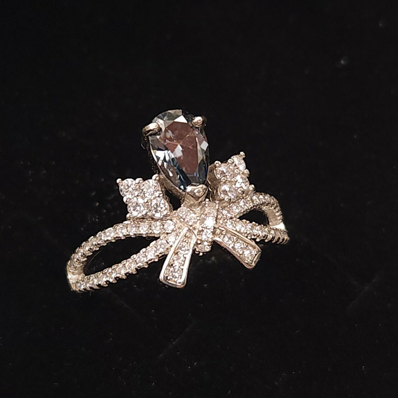 925銀戒指 奢華款蝴蝶結莫桑鑽戒指