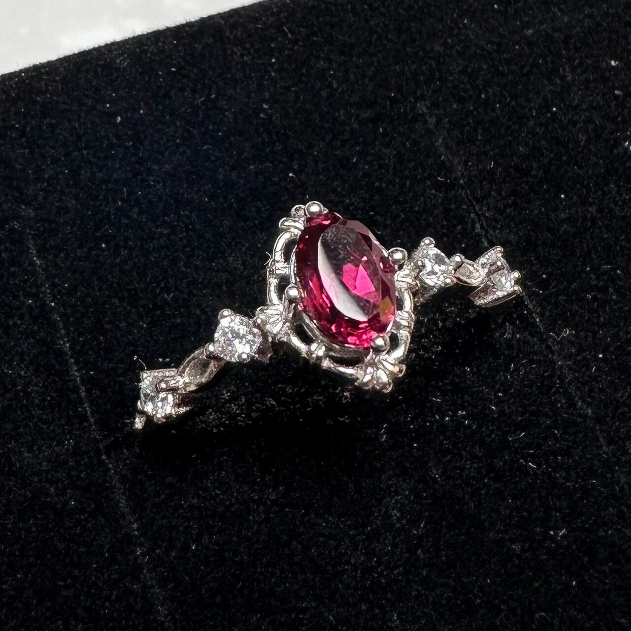 925銀戒指 玫瑰石榴石戒指