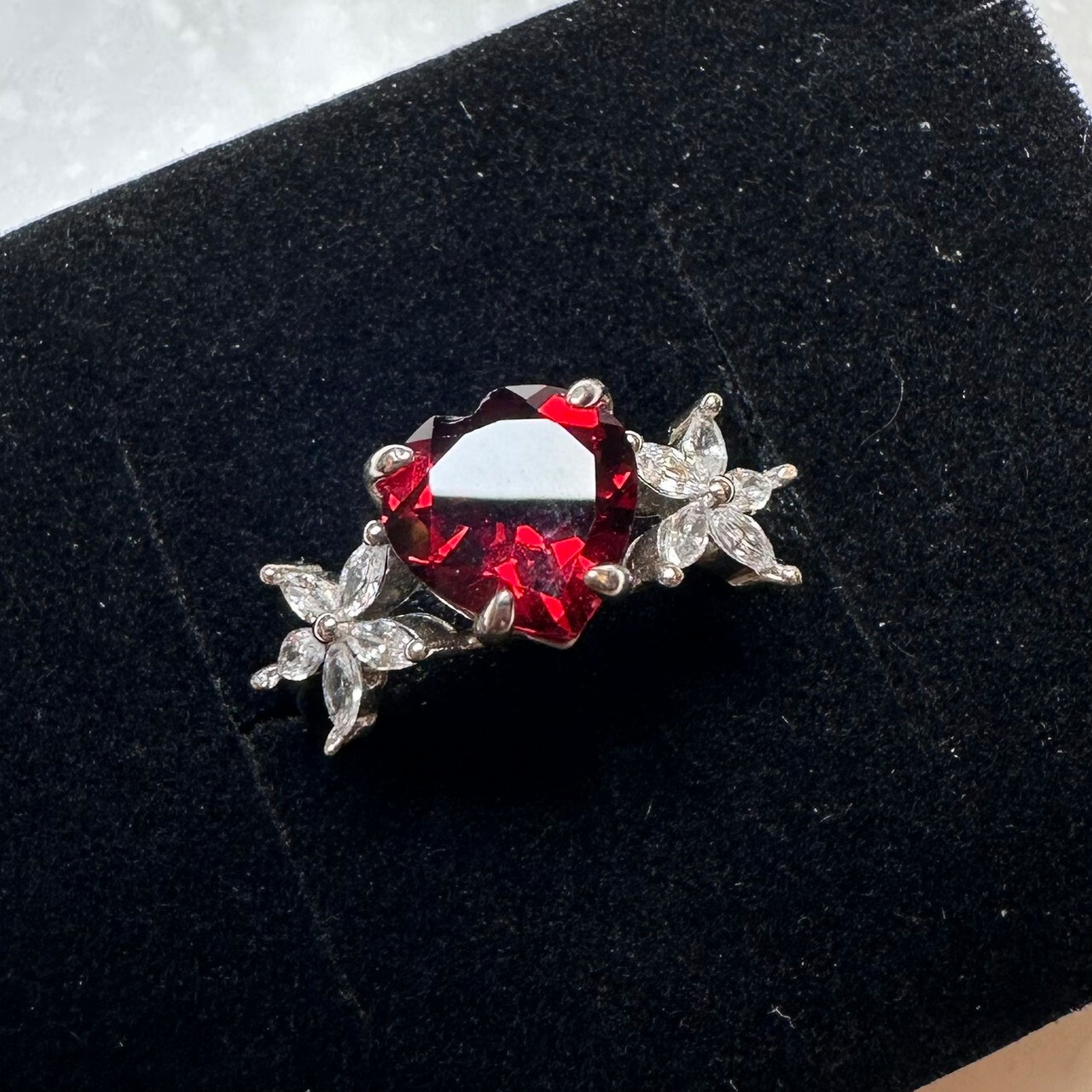 925銀戒指 愛心紅石榴石戒指