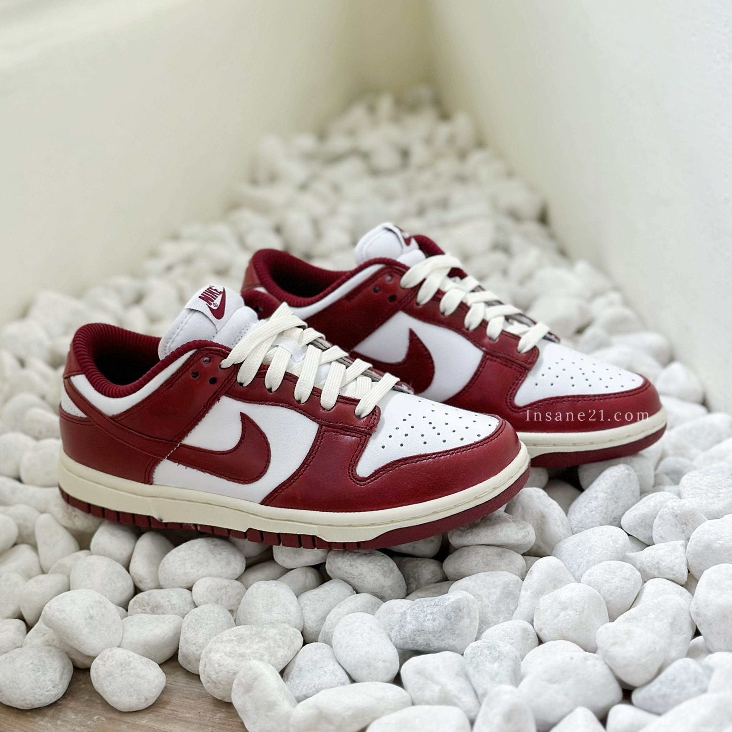 NIKE DUNK LOW PRM TEAM RED 奶油底復古紅FJ4555-100