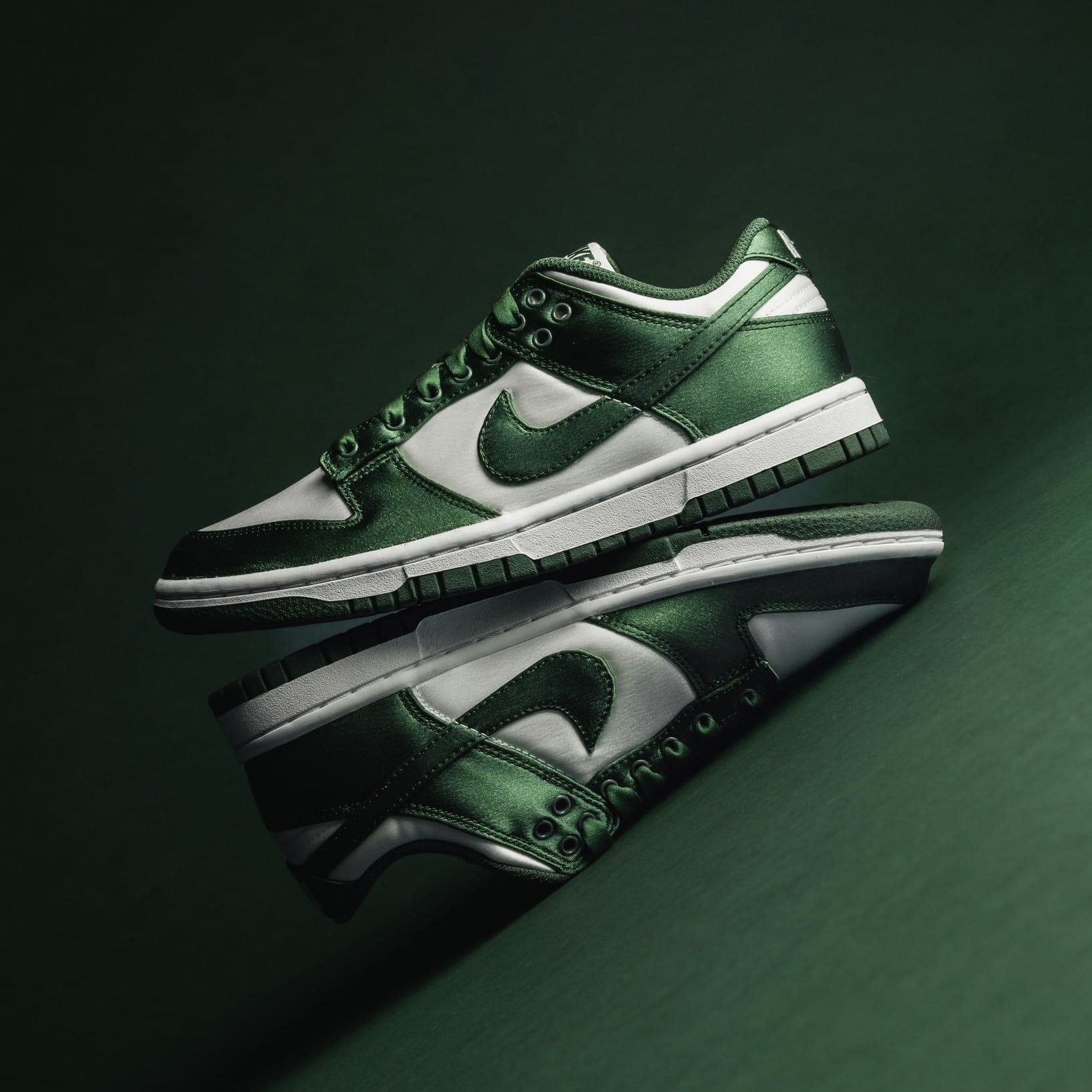 Nike Dunk Low Satin Green and White 絲綢復古綠