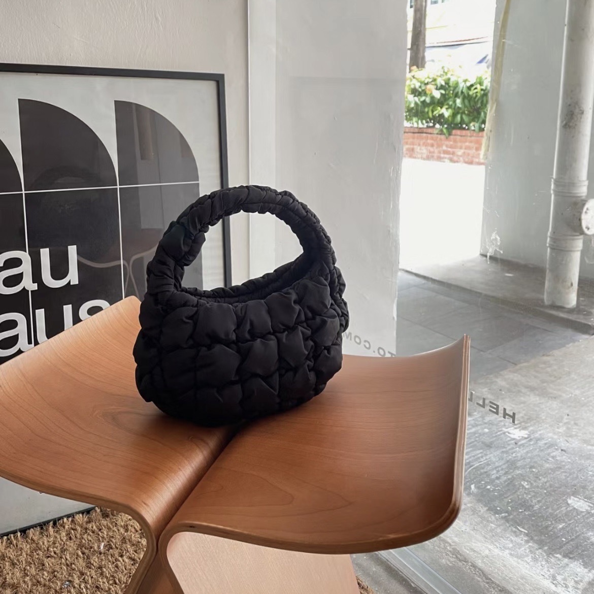 韓國代購 COS QUILTED MICRO BAG BLACK 經典黑 雲朵包