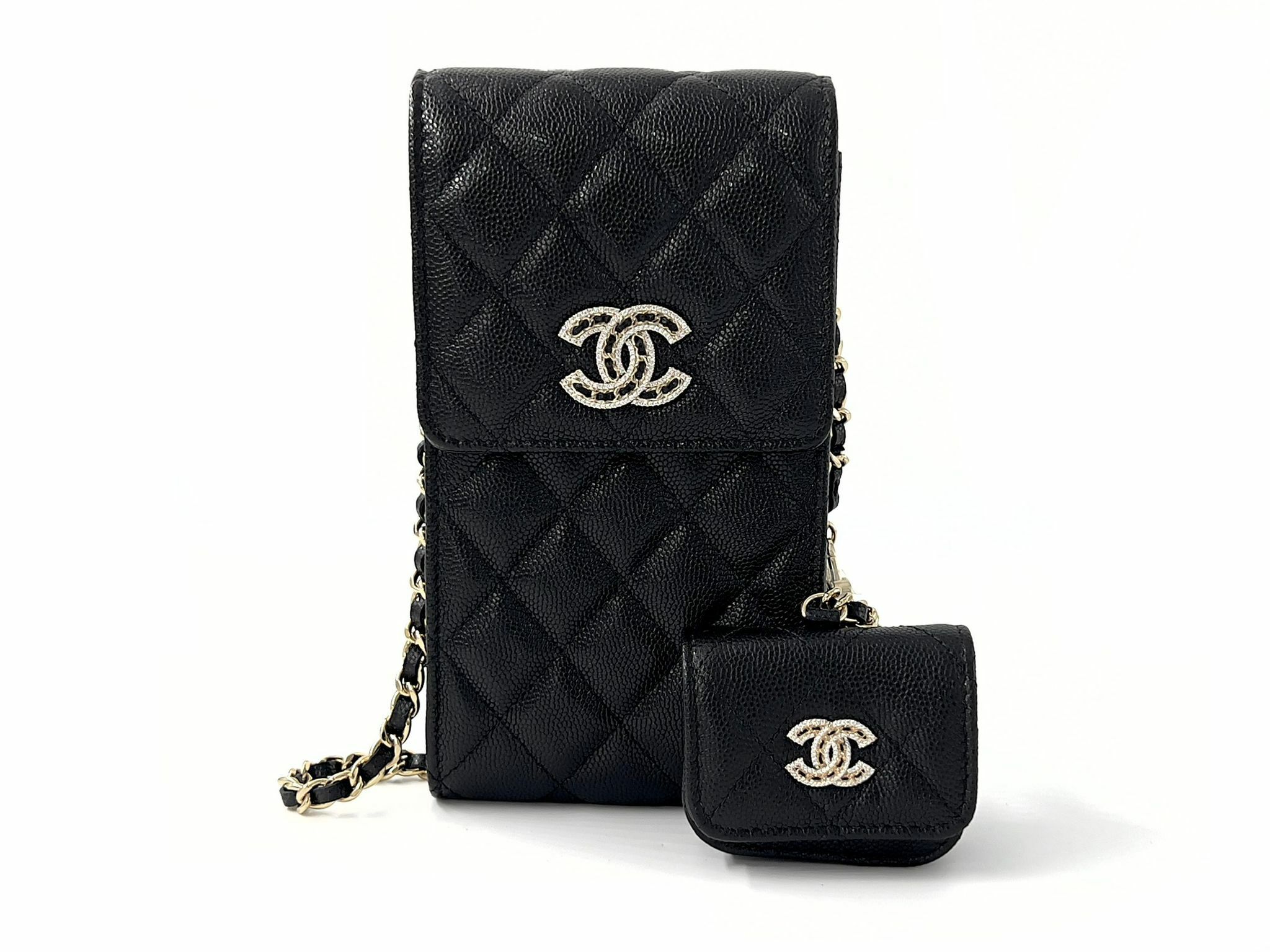 CHANEL 2022 SS Phone & Airpods Pro Case with Chain (AP2742 B08043 NH626)