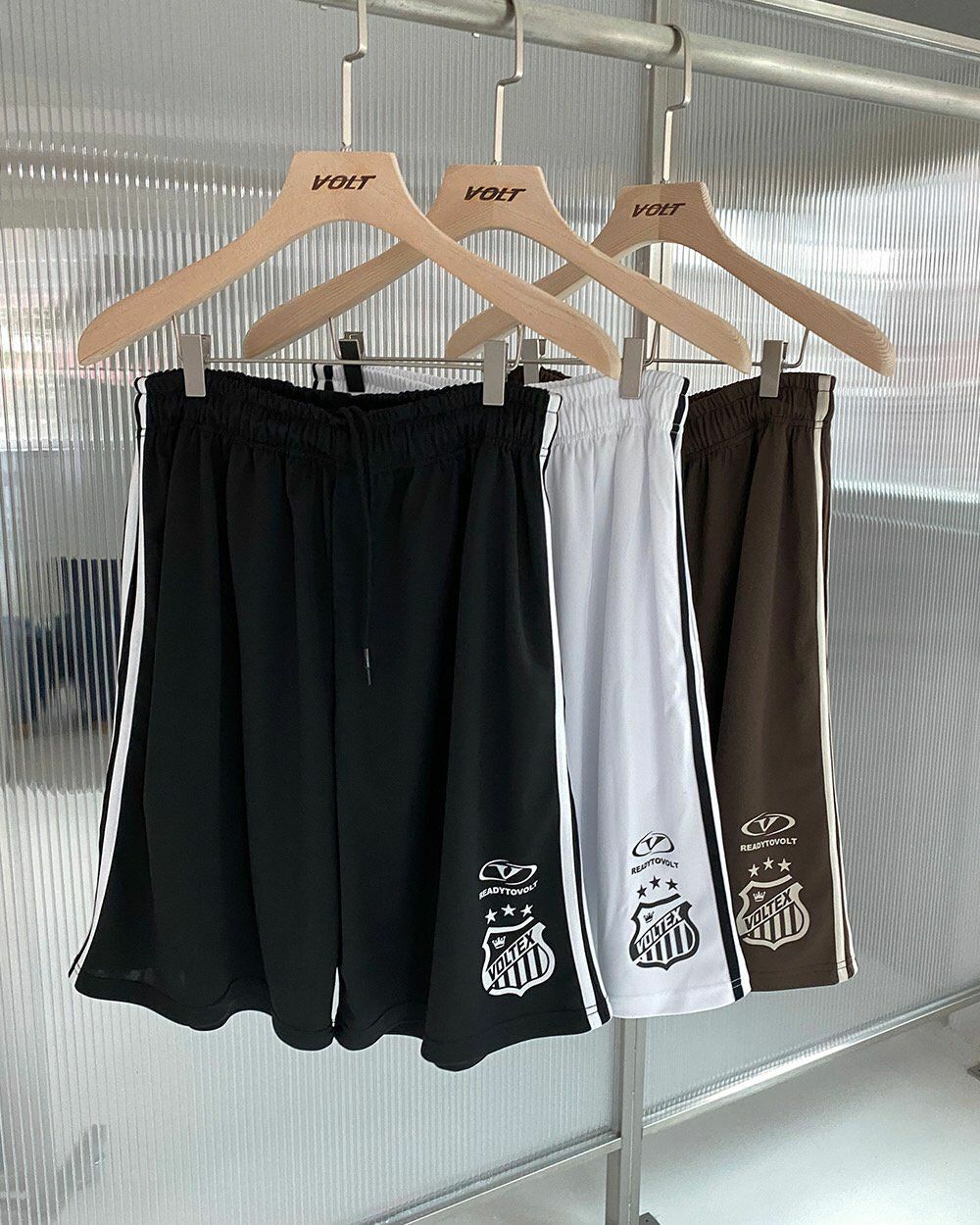 英文字圖案短褲 VOLT-019P