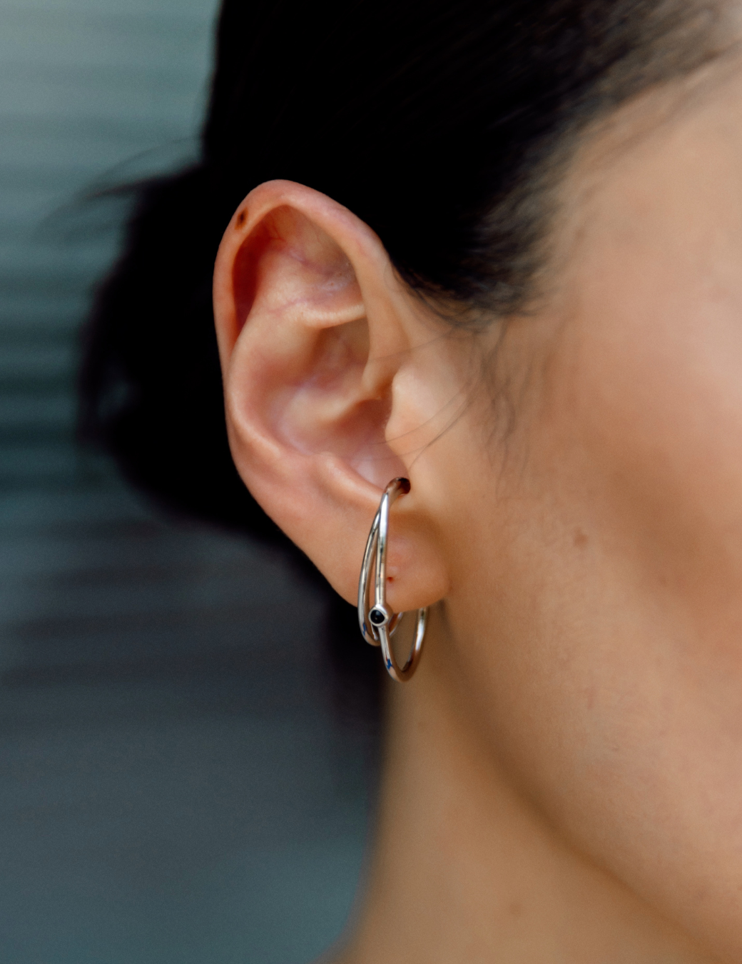 黑瑪瑙雙圈夾式耳環（銀色）