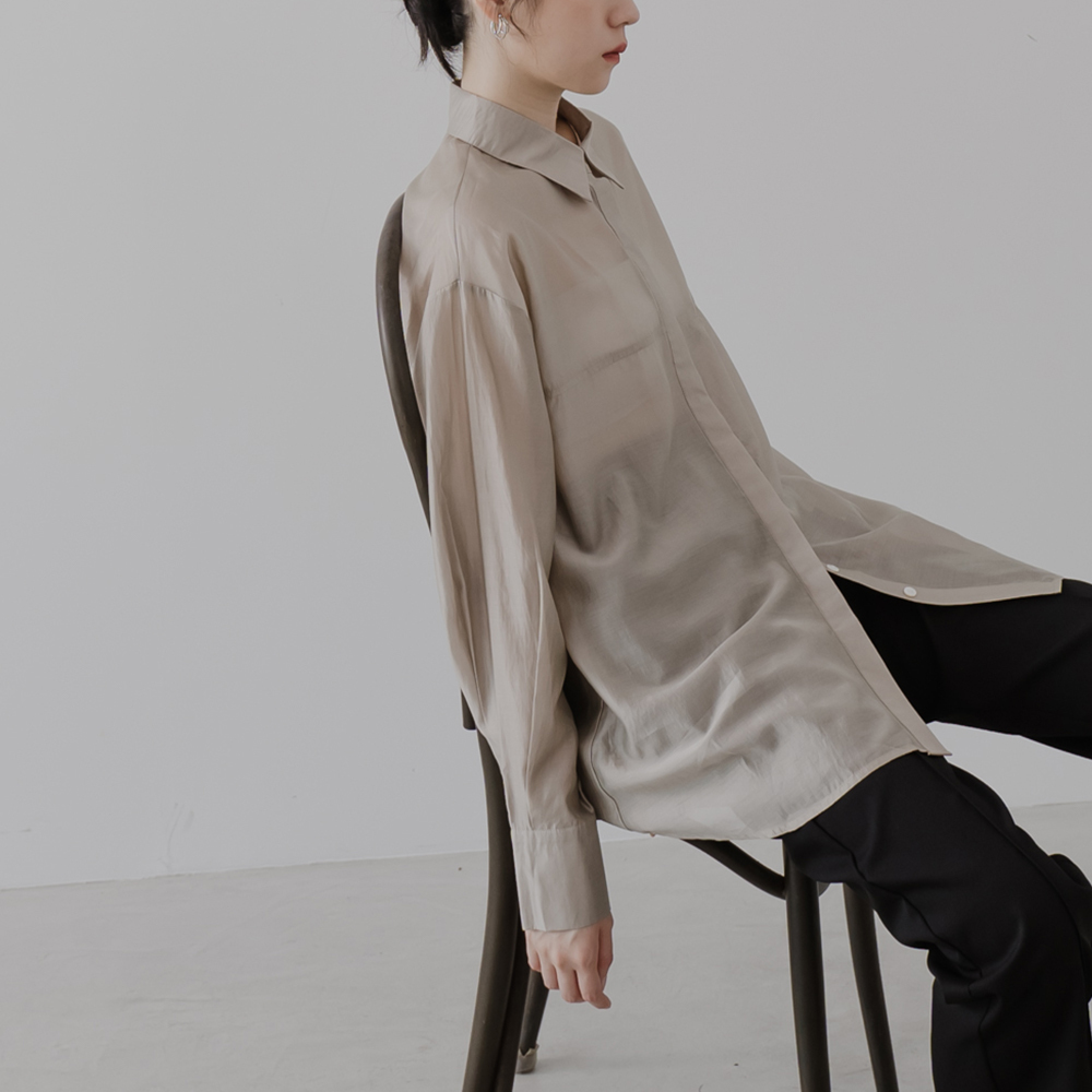 Onepocket shimmer sheer skin long shirtKhak