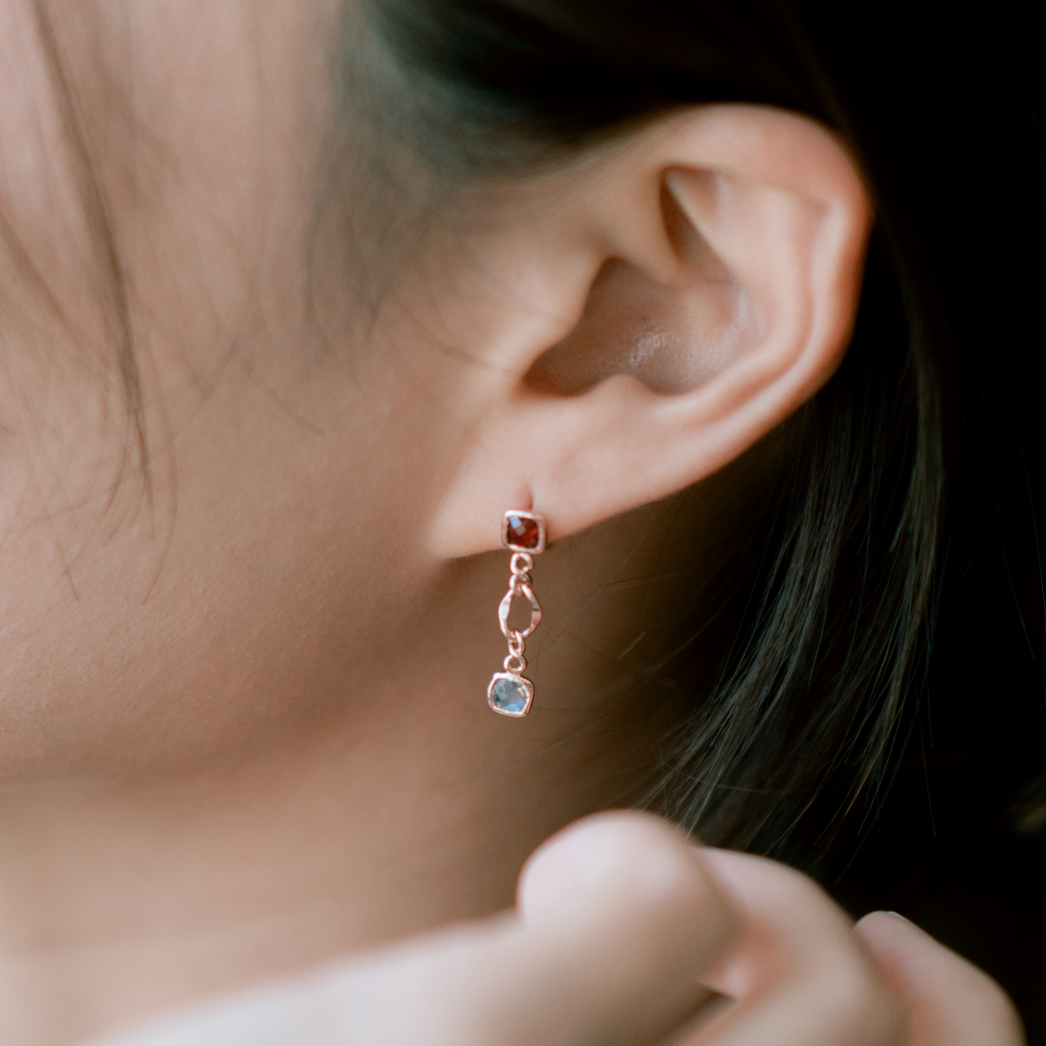 Brave石榴拉長耳環