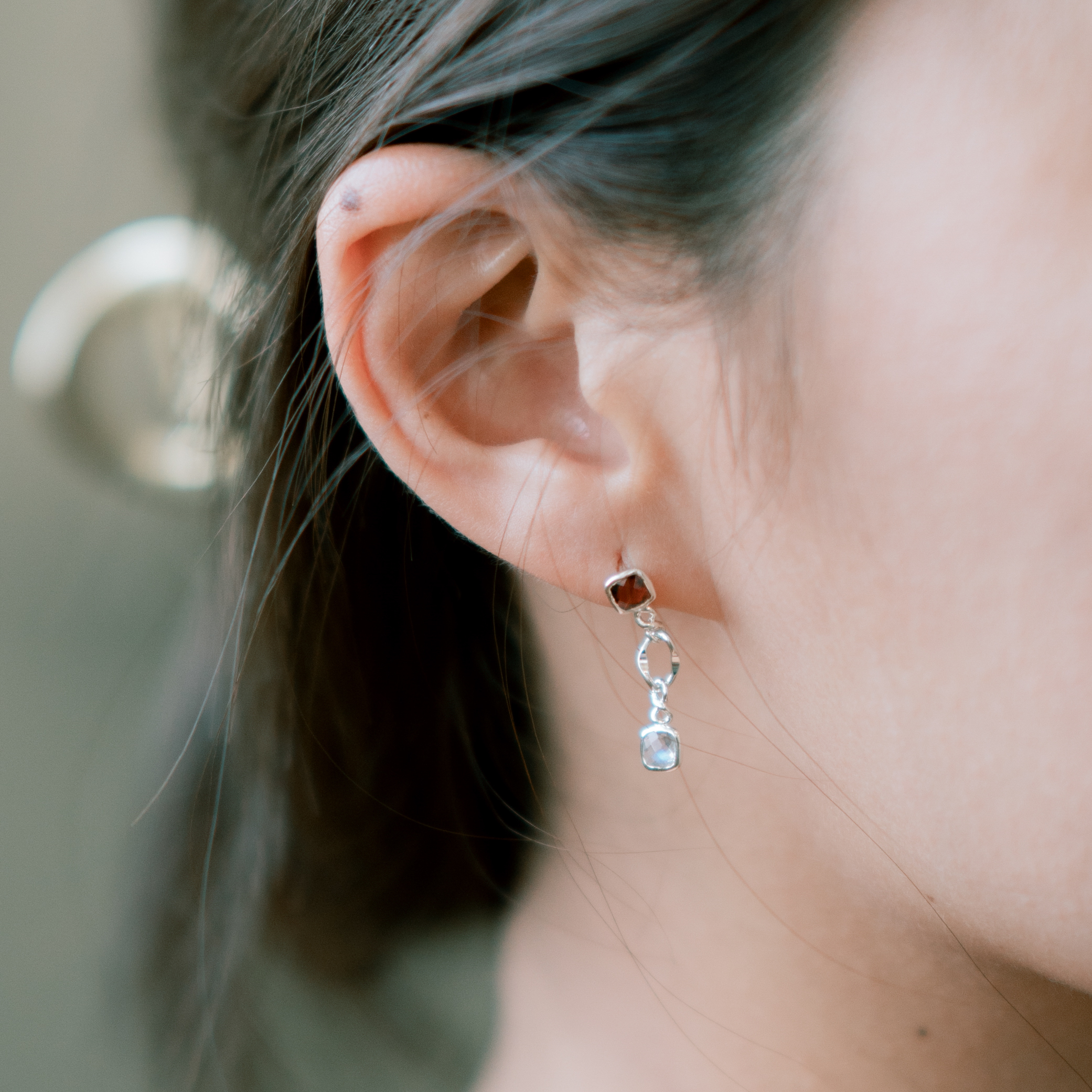 Brave石榴拉長耳環