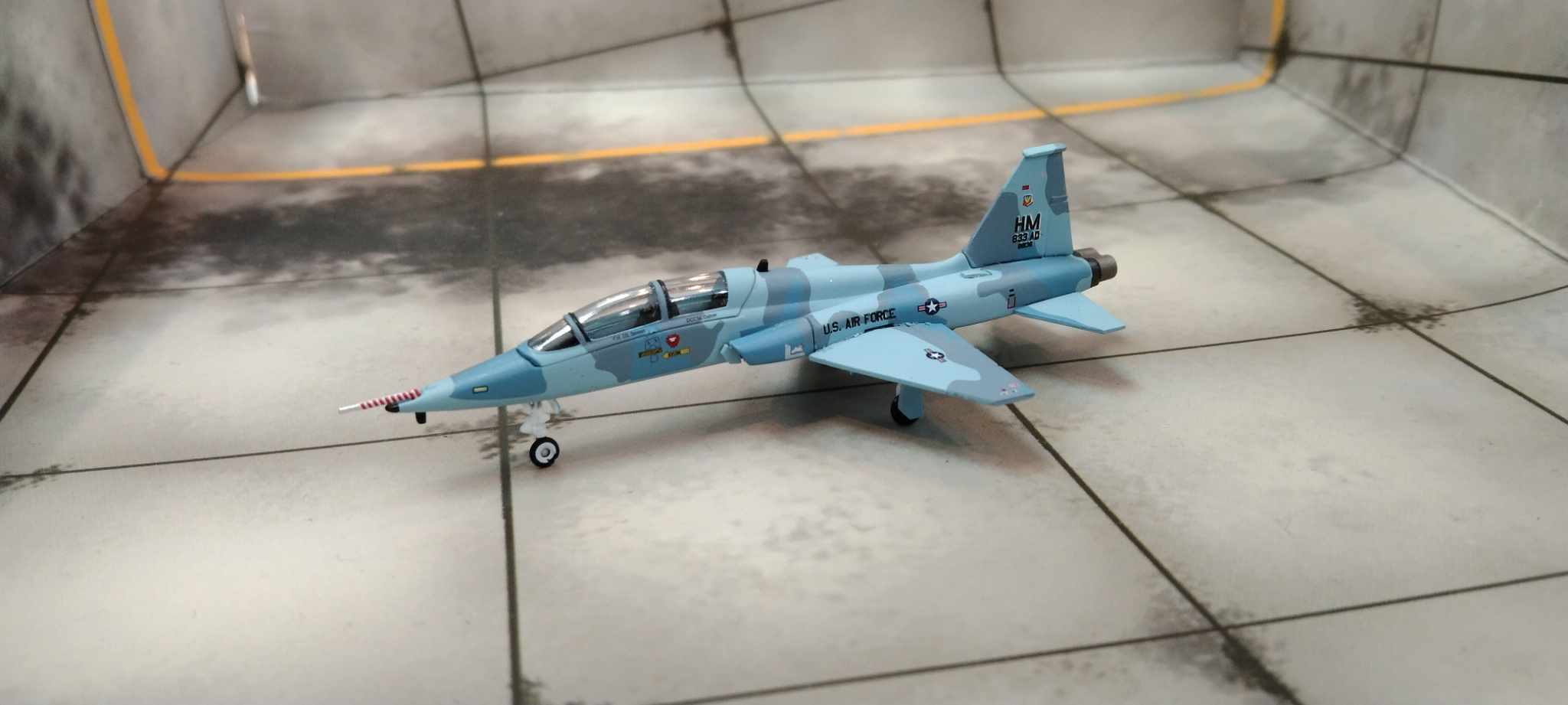 Hogan M-Series 1/200 美國空軍 T-38B 833空軍師 霍洛曼基地