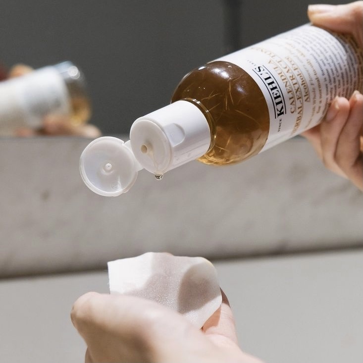 Kiehl's 契爾氏 金盞花植物精華化妝水使用示意圖