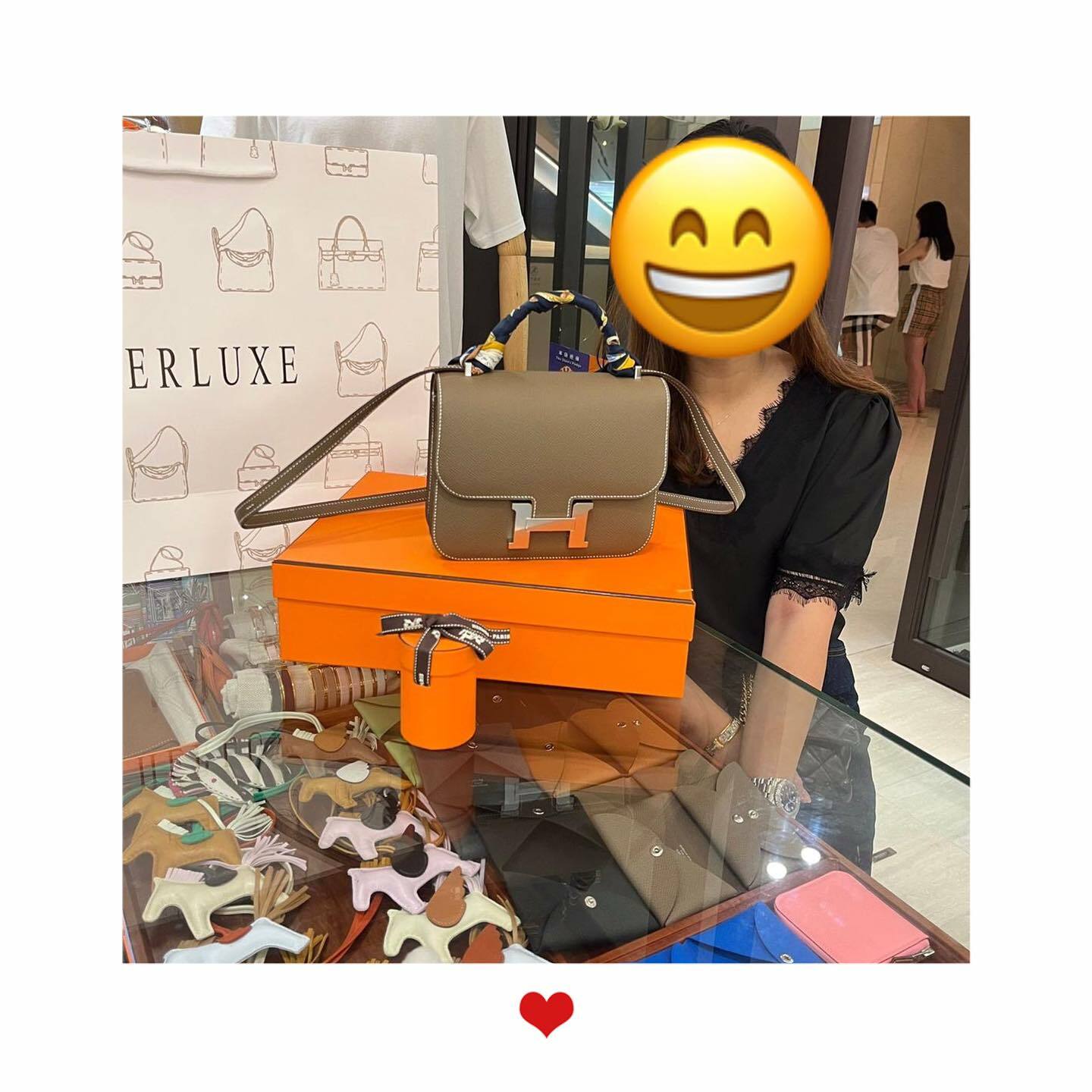 爽快靚靚睇直播火速落單C19 大象銀🎉 配埋Twilly🎀 靚靚覺得主播Jessica同KK很有說服力😍 係我哋嘅忠實粉絲🫰仲大讚HERLUXE專業🏆 今次果斷入手呢個超好價嘅手袋🙌 亦已明確下個目標係購買B25大象灰👍 多謝你嘅支持與100%信任💪