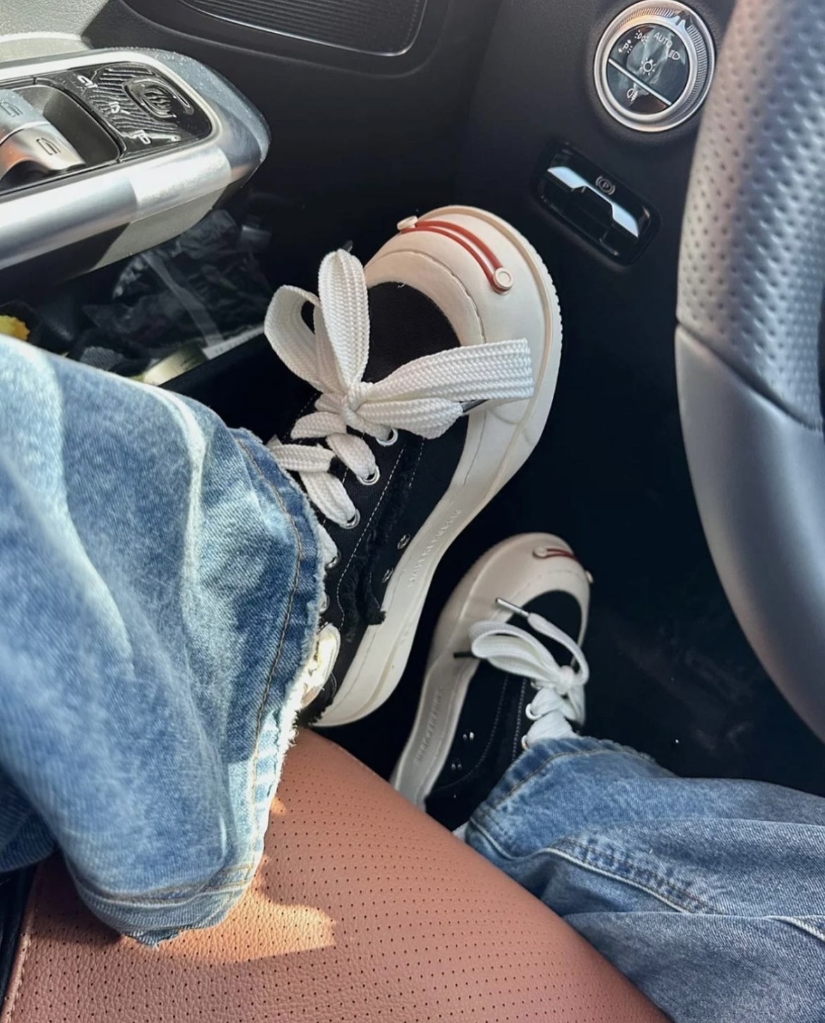 SMILEREPUBLIC 經典蝴蝶結笑臉帆布鞋 黑白 蝴蝶結 開口笑 厚底 百搭 SR20220101001/預購