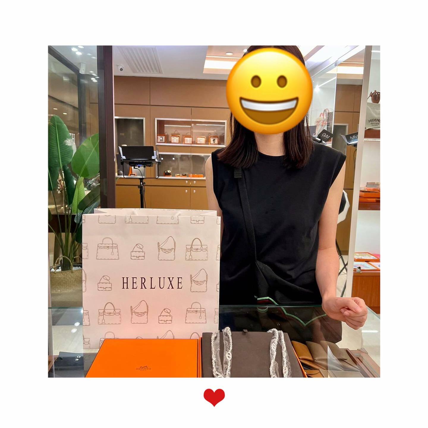 爽快靚靚目標明確來店買咗豬鼻長鏈搭配Roulis slim🎉 表示會繼續關注HERLUXE🫰 多謝你嘅支持🫶