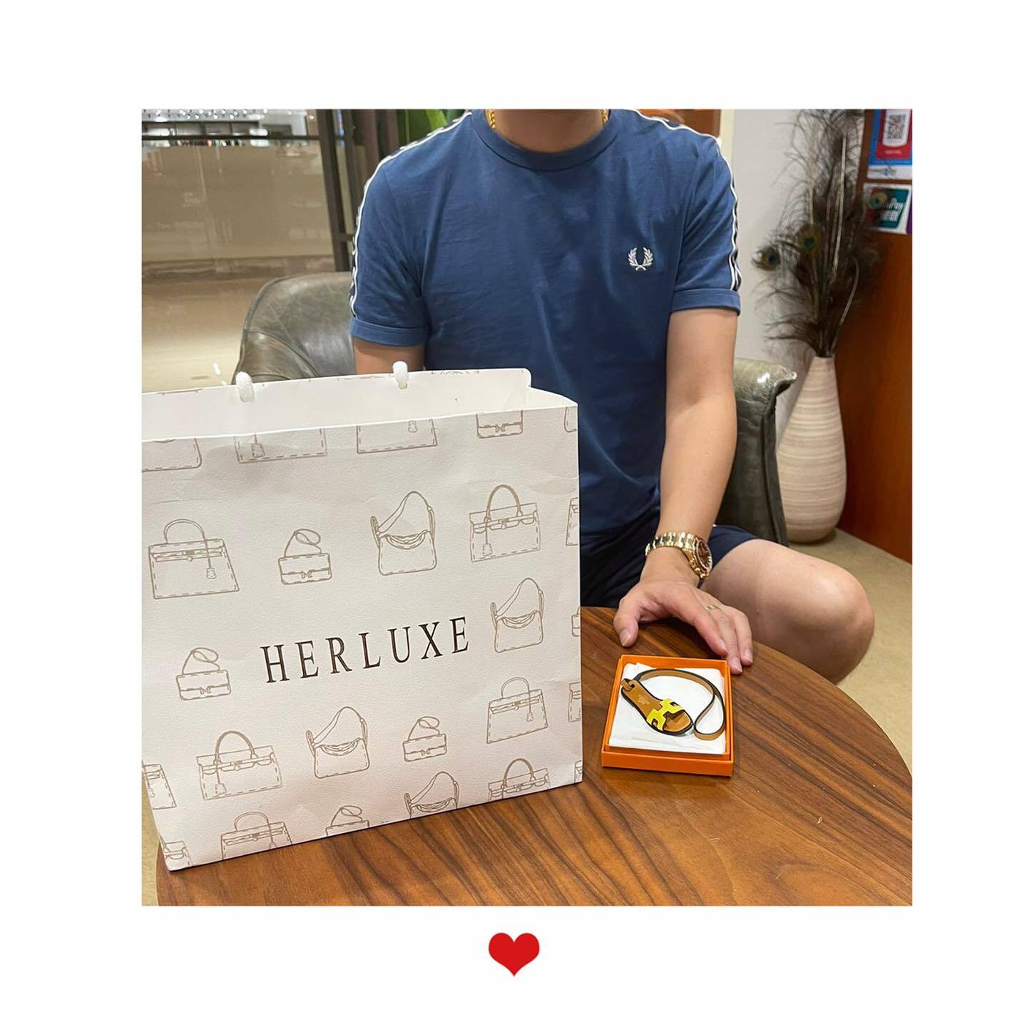 型男先生來pick up拖鞋charm🎉 係送比朋友嘅禮物🎁 相信你朋友收到一定很驚喜🤩 多謝你嘅支持🫶