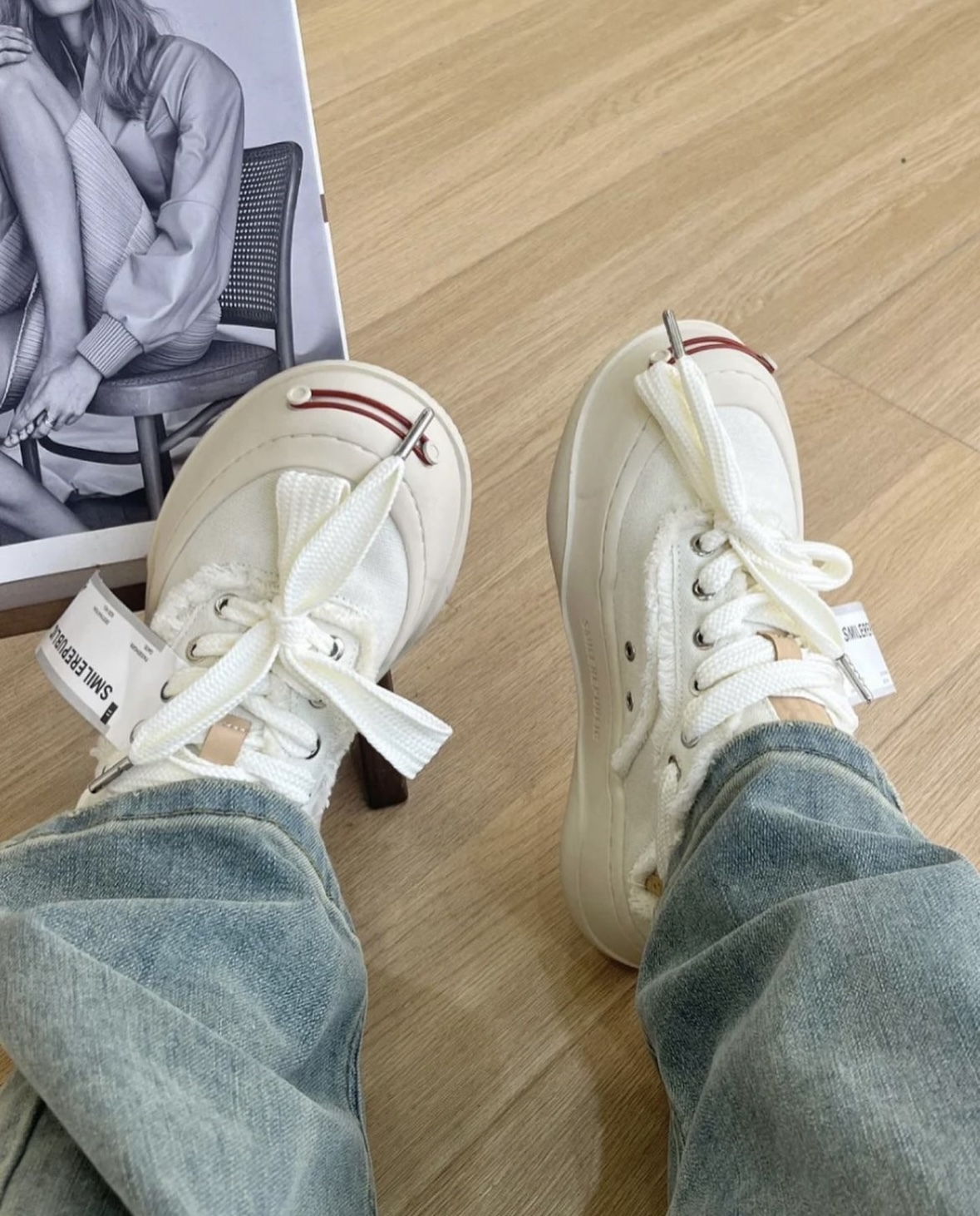 SMILEREPUBLIC 經典蝴蝶結笑臉帆布鞋 奶白 米白 白色 開口笑 厚底 百搭 SR20220101002/預購