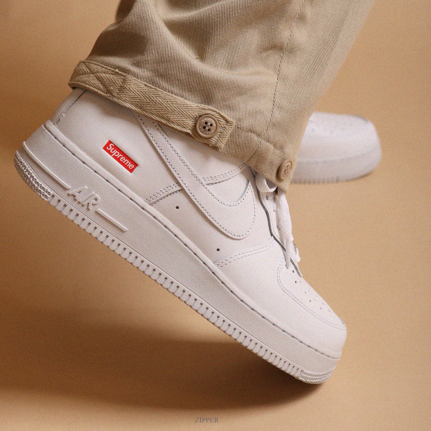 配送 Supreme × Nike Air Force 1 Low (白/27cm) | www.takalamtech.com