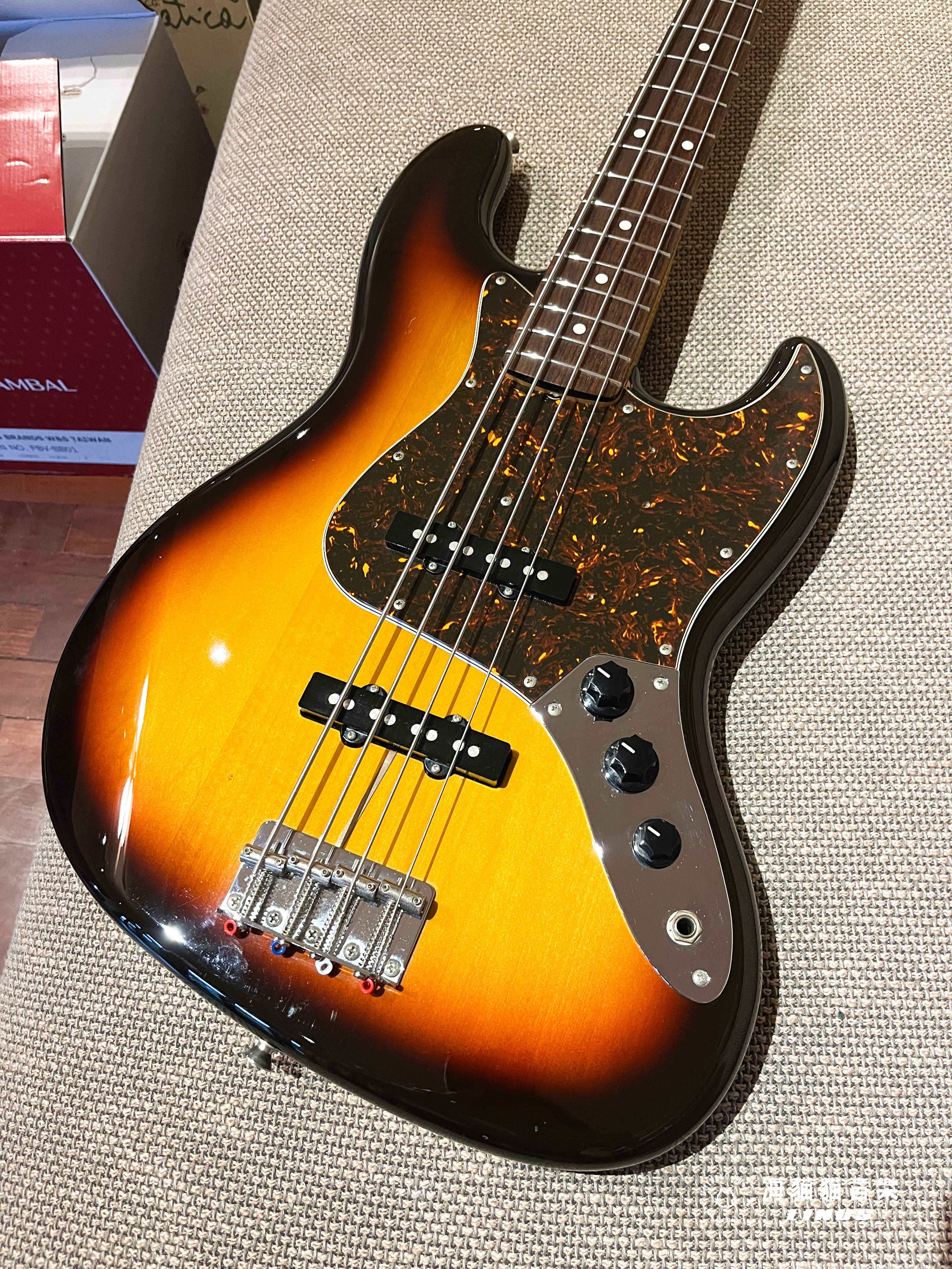 Fender Japan JB62 Jazz Bass Sunburst夕陽漸層