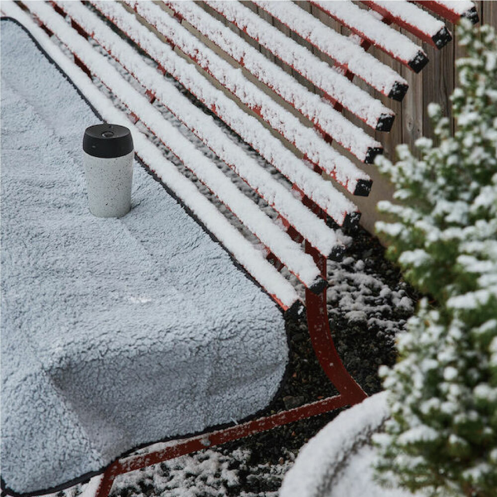 Sagaform-野餐長型坐墊,灰色款,舒適柔軟的仿羊絨材質和防水背襯,可折疊