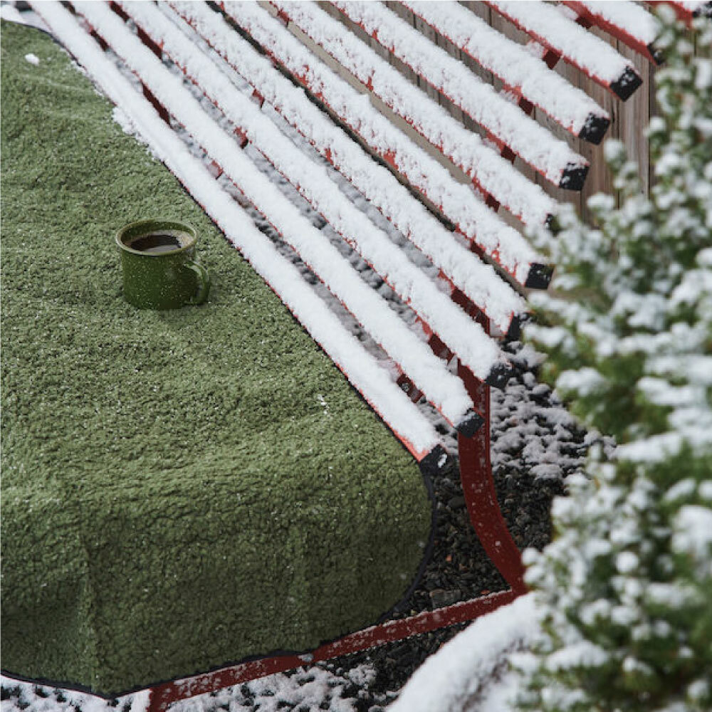 Sagaform-野餐長型坐墊,軍綠色款,把手設計便於攜帶,適合野餐、露營等戶外活動