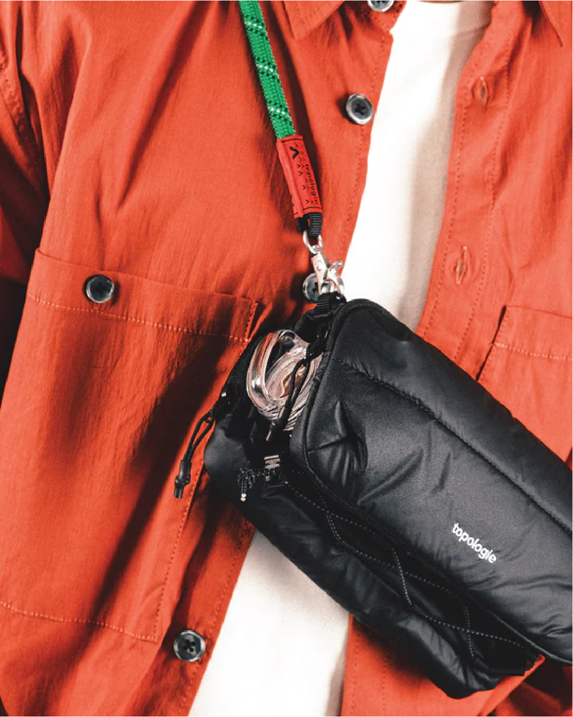 水瓶斜背包黑(羽絨)