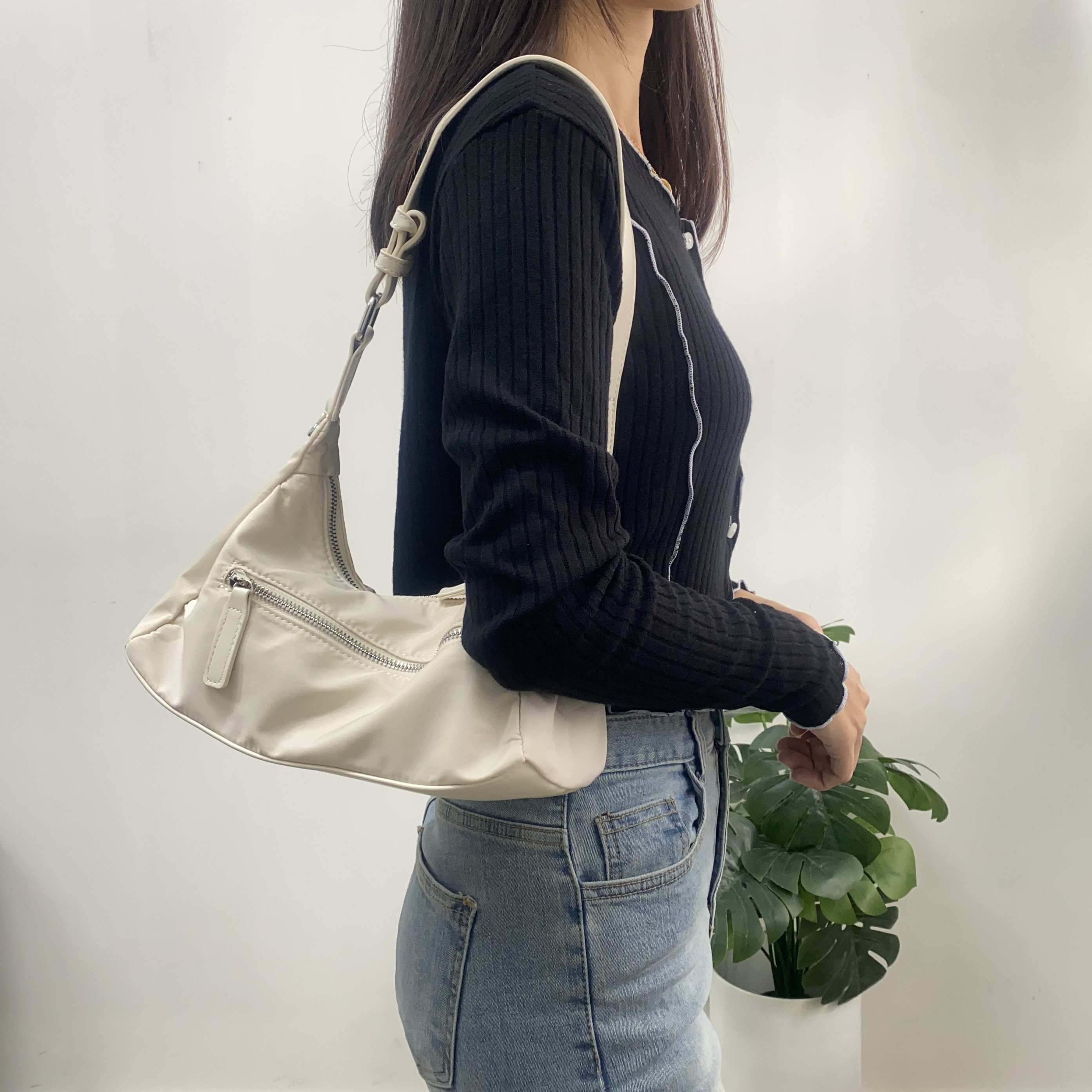 【 黑 現貨  】簡約尼龍肩帶包