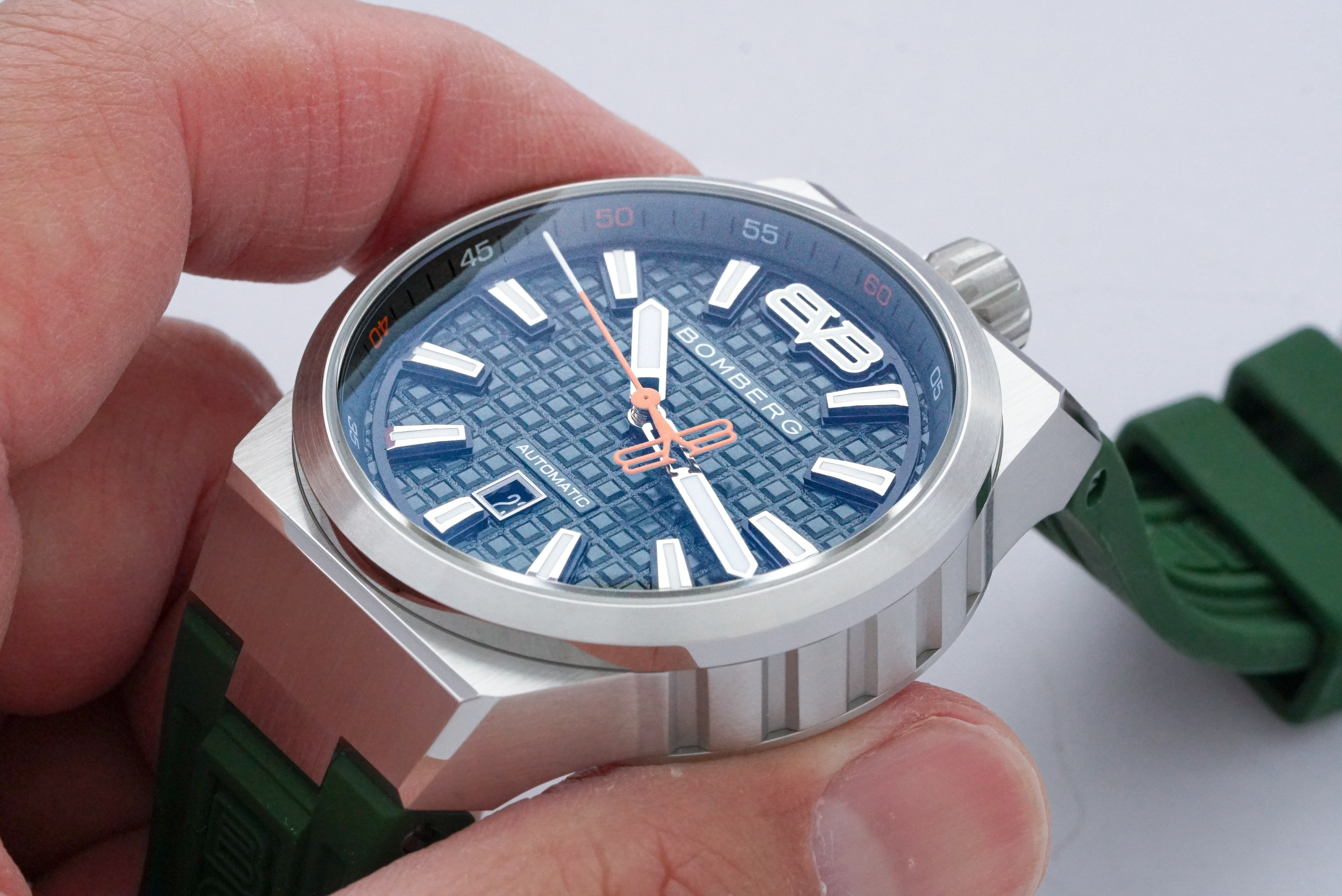 BOLT-68 NEO  自動機械大都會系列 日內瓦版