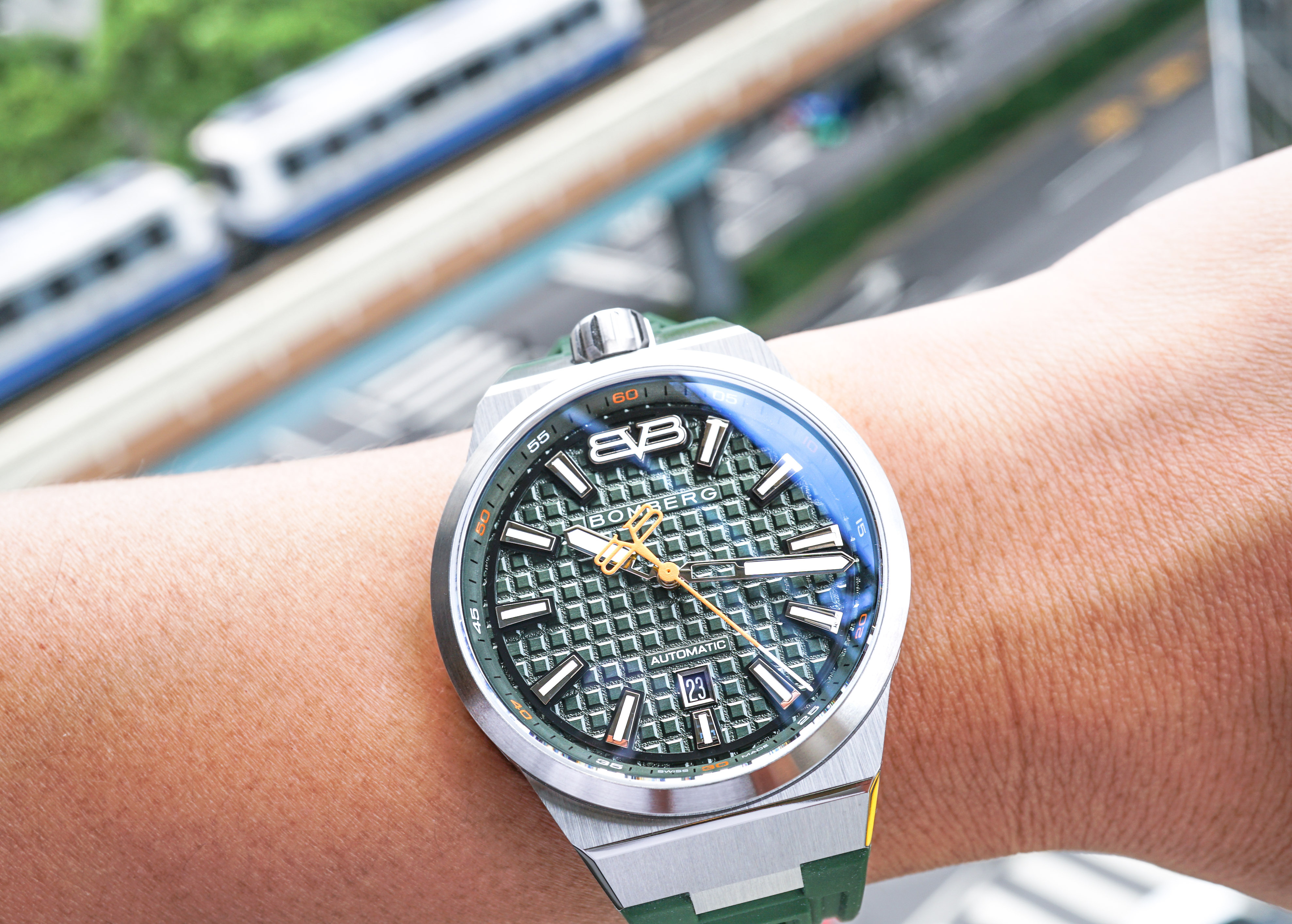 BOLT-68 NEO  自動機械大都會系列 日內瓦版