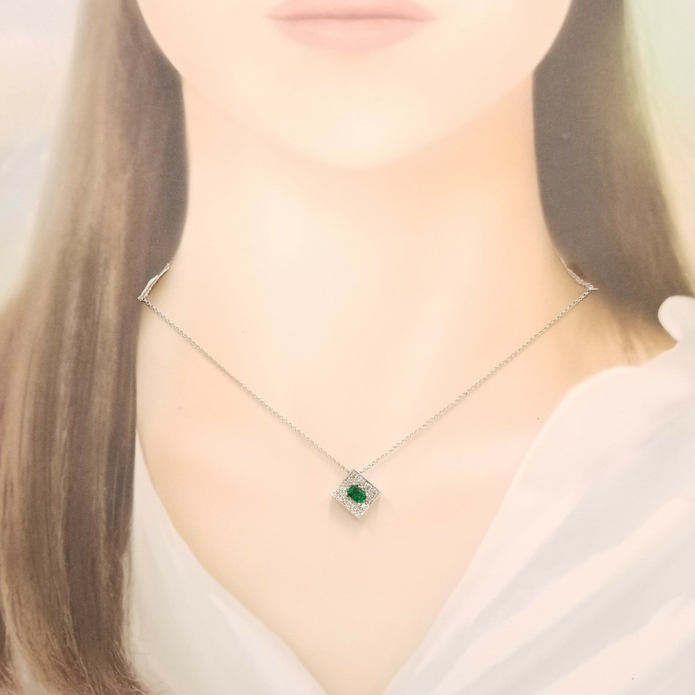 18K White Gold 0.33ct Emerald and Diamond Pendant