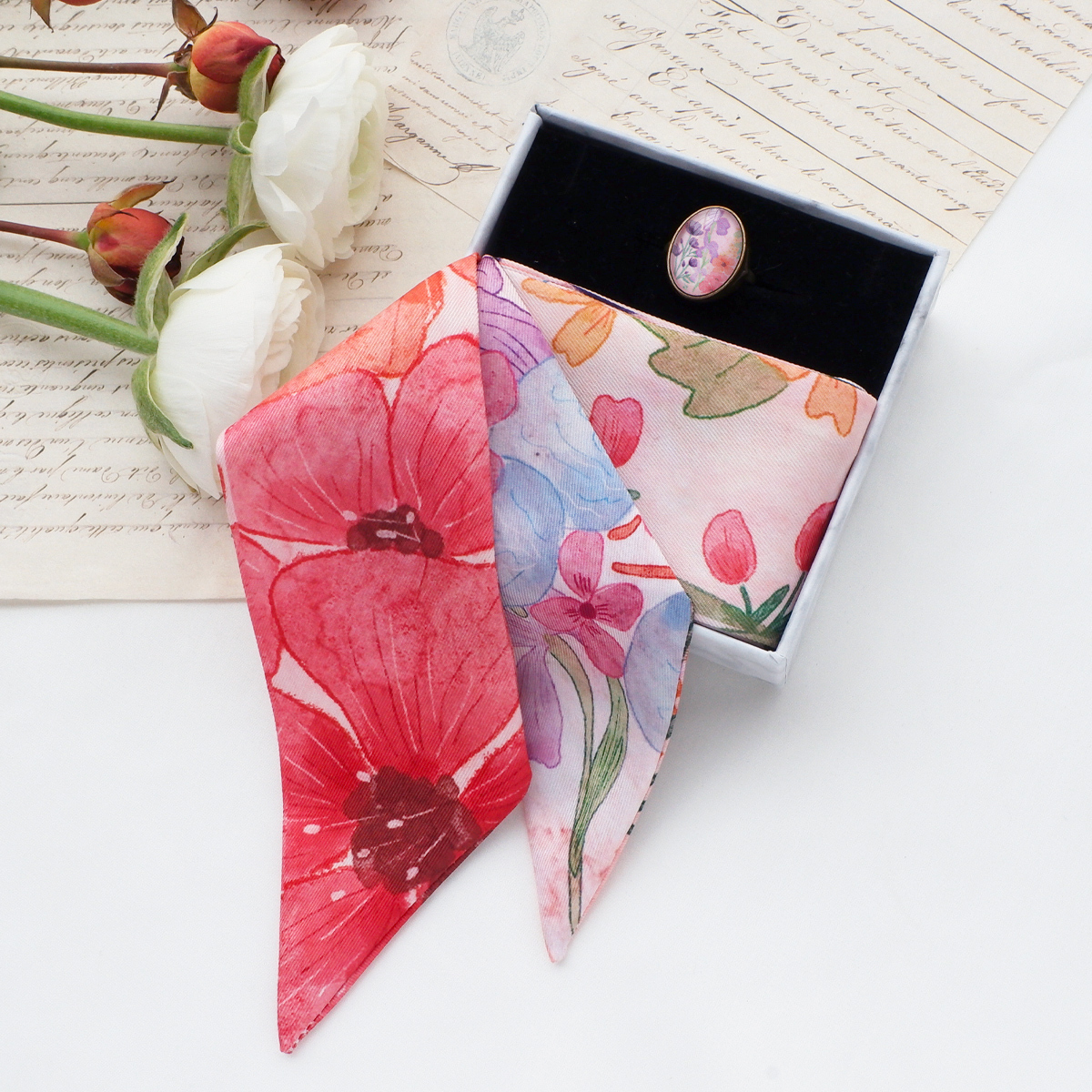 STEPHY 水彩花長條絲巾配絲巾扣禮盒套裝