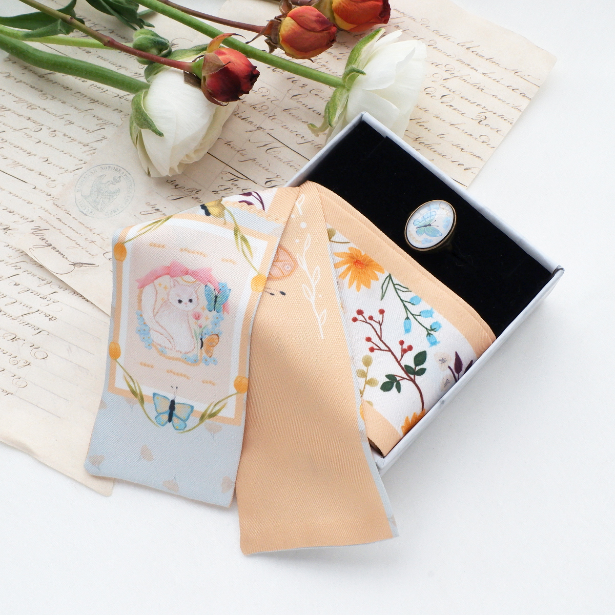 STEPHY 貓的午後長條絲巾配絲巾扣禮盒套裝