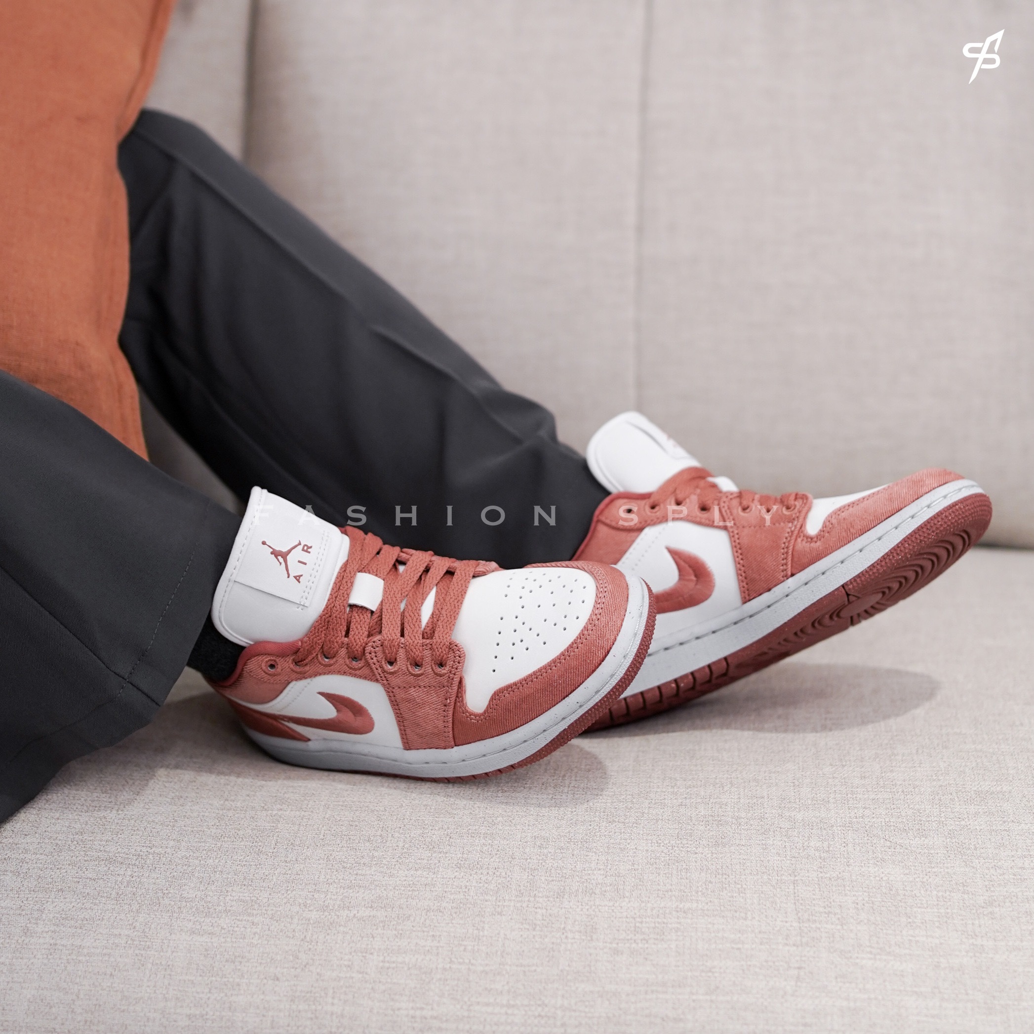W Air Jordan 1 Low SE Canvas 刺繡玫瑰粉 FN3722-801